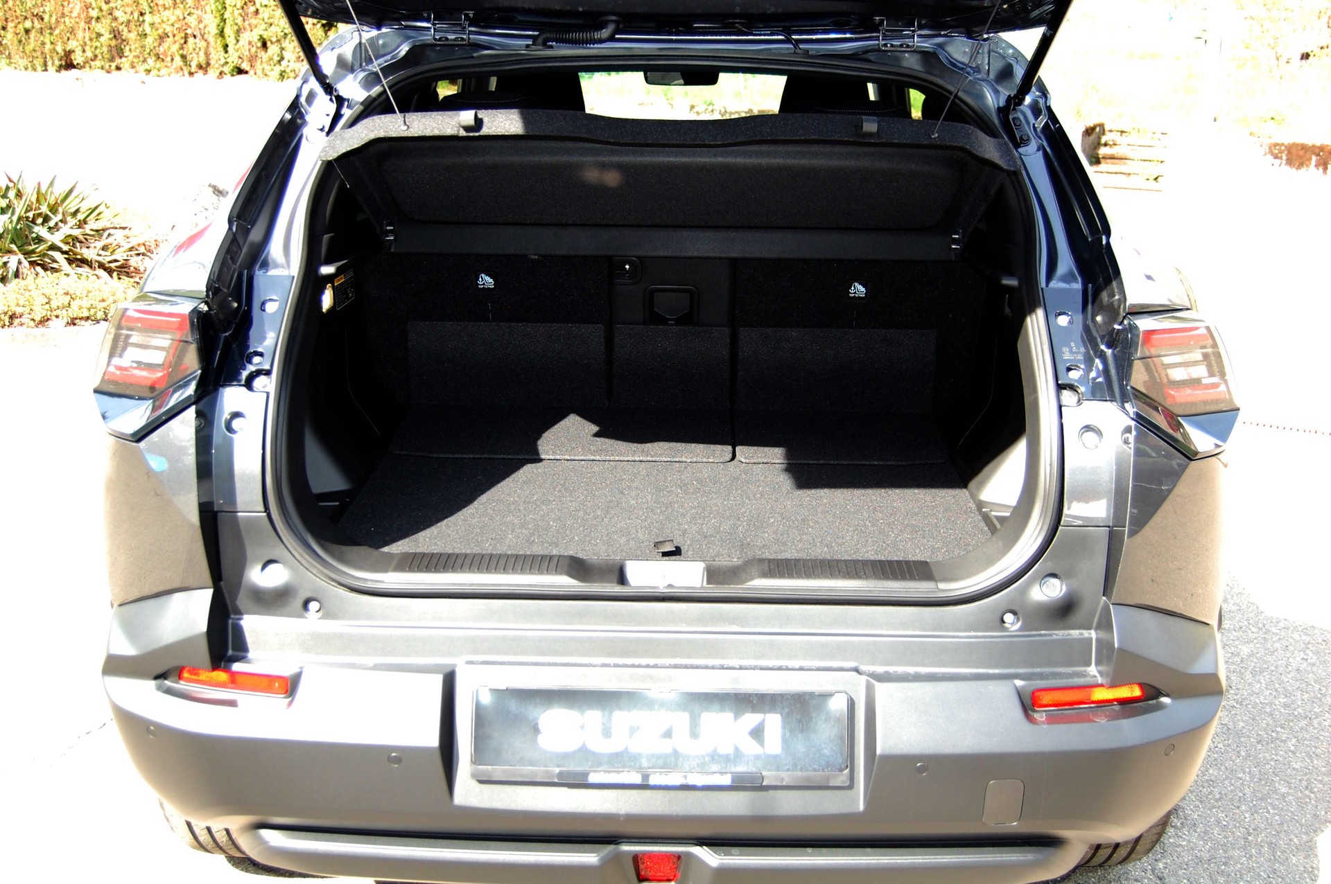 SUZUKI e-Vitara 61kWh Sakura 4x4-image-6