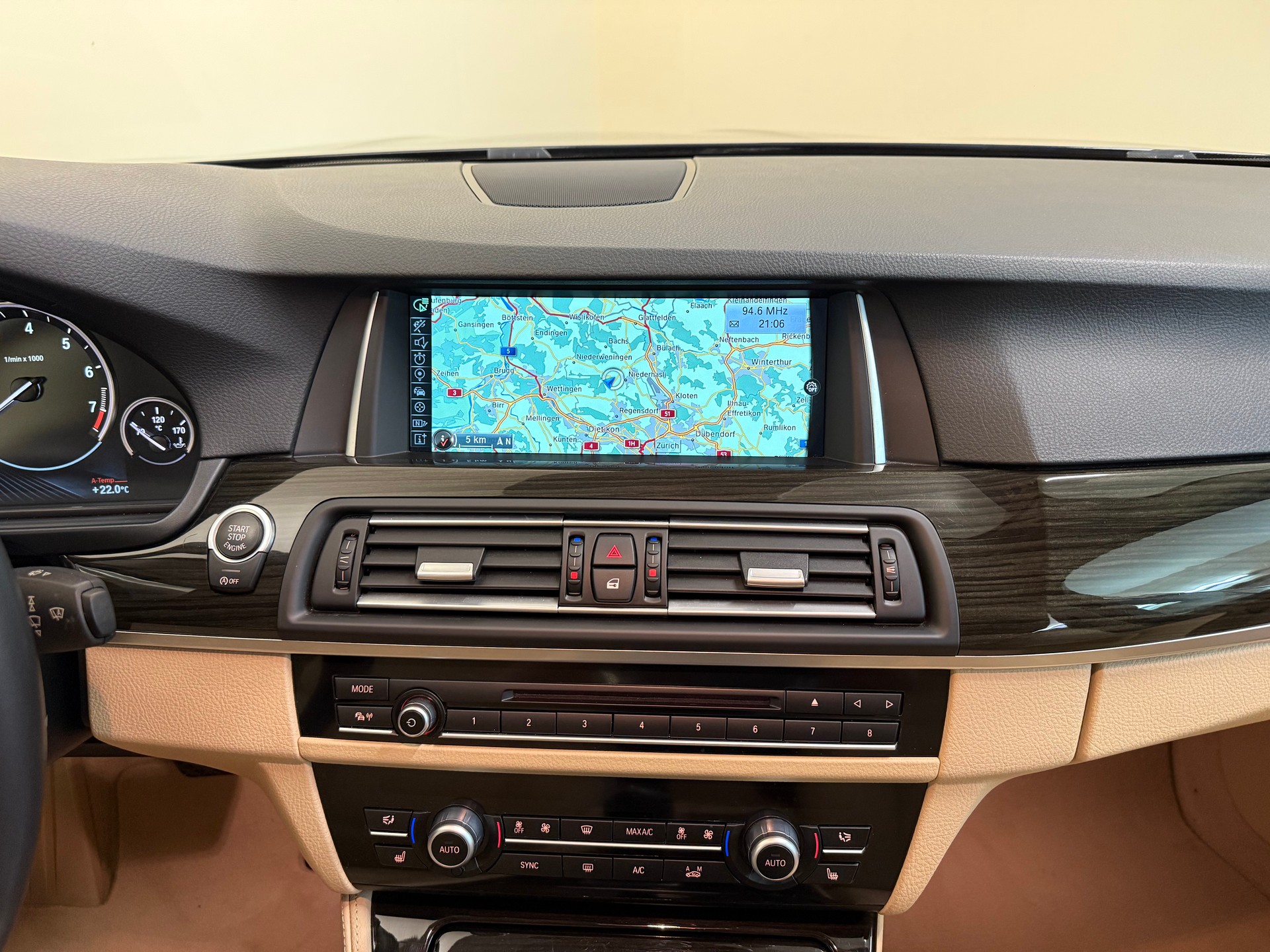 BMW 535i xDrive Luxury Line Steptronic-image-18