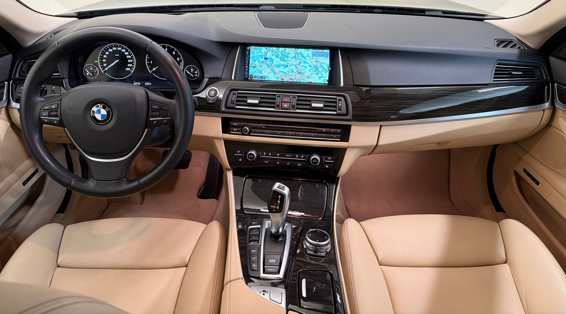 BMW 535i xDrive Luxury Line Steptronic-image-15