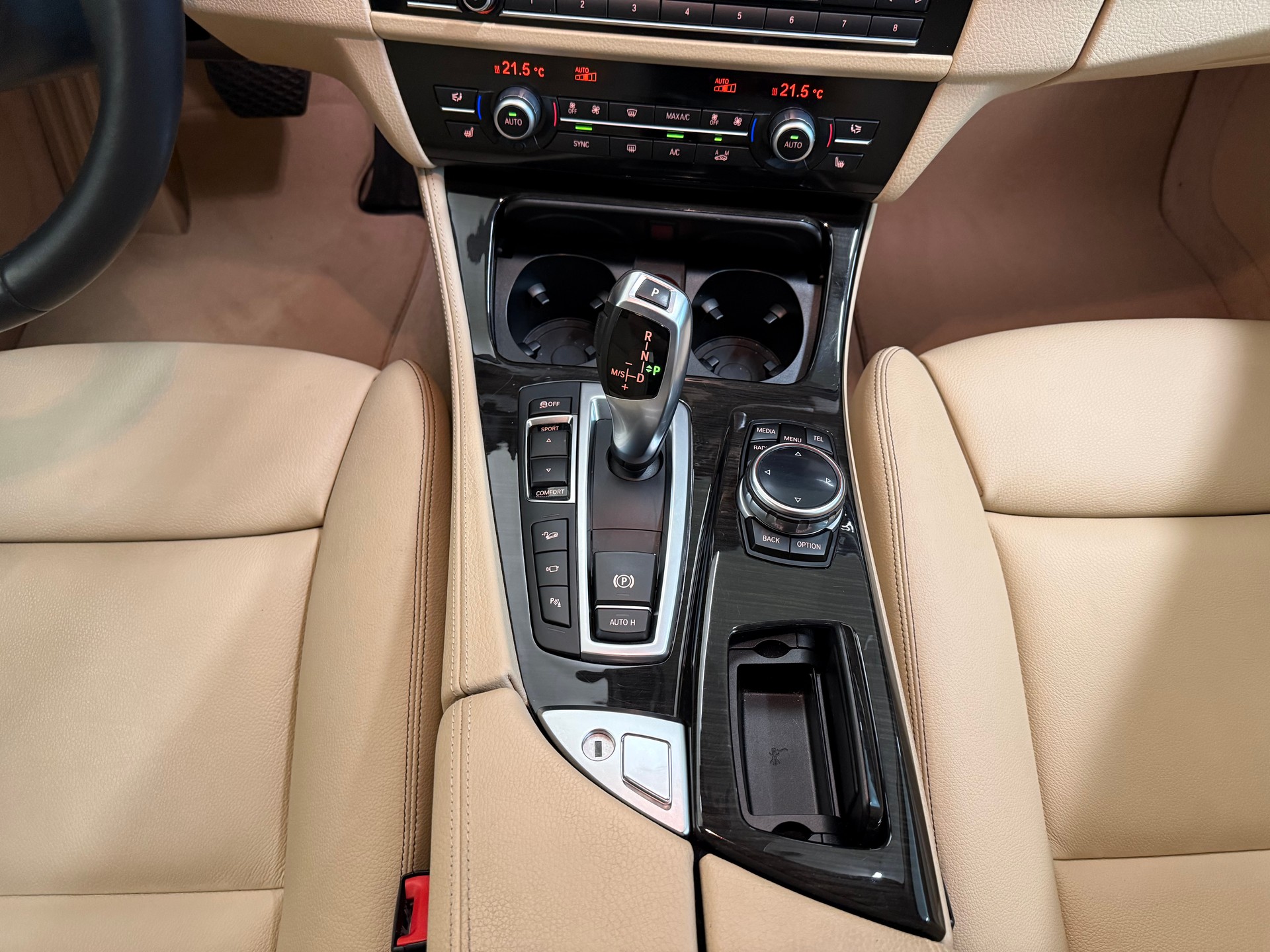 BMW 535i xDrive Luxury Line Steptronic-image-22