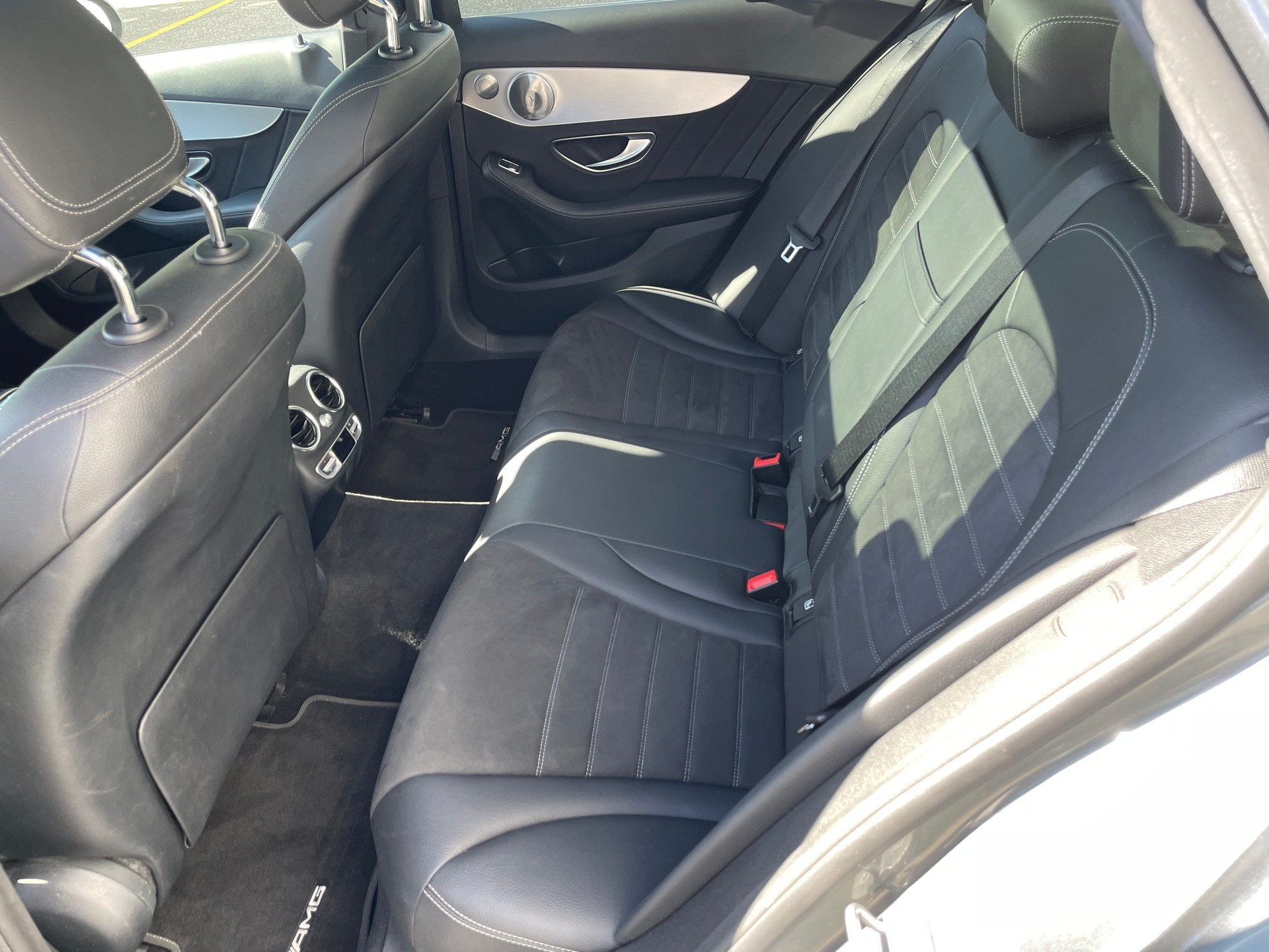 MERCEDES-BENZ C 200 Swiss Star AMG Line 4M 9G-Tronic-image-8