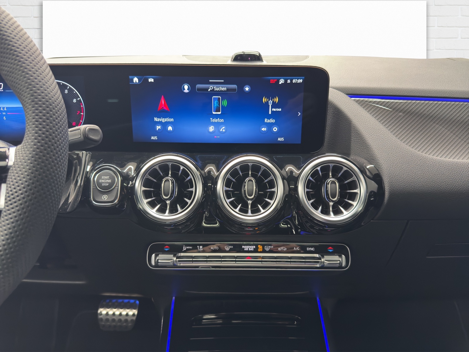 MERCEDES-BENZ GLA 200 AMG Line Night Star-image-8