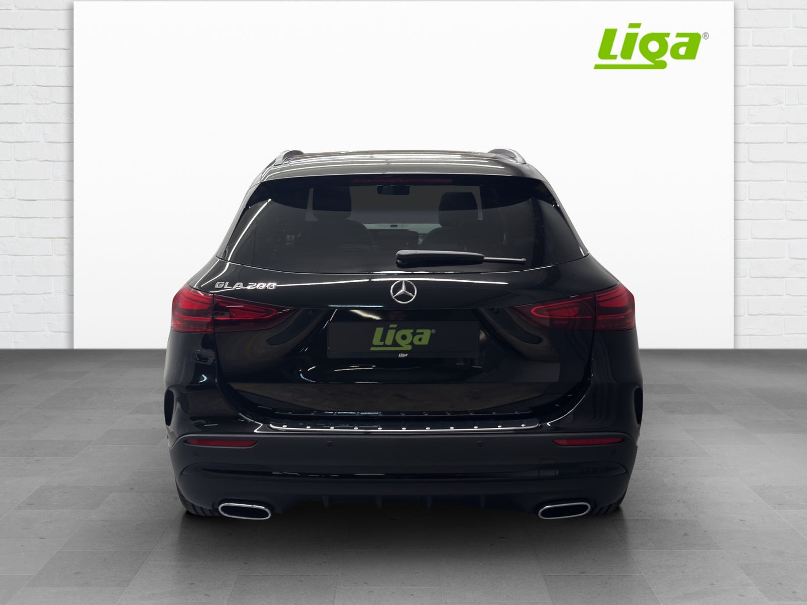 MERCEDES-BENZ GLA 200 AMG Line Night Star-image-4