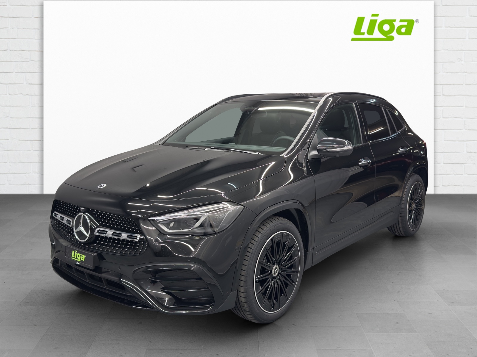 MERCEDES-BENZ GLA 200 AMG Line Night Star-showroom-element-1