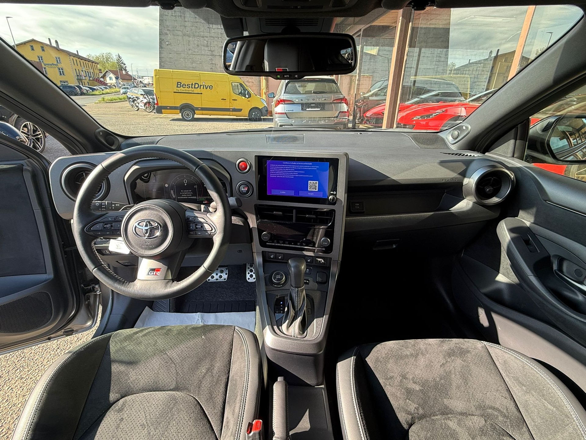 TOYOTA Yaris 1.6 GR Sport A-image-7