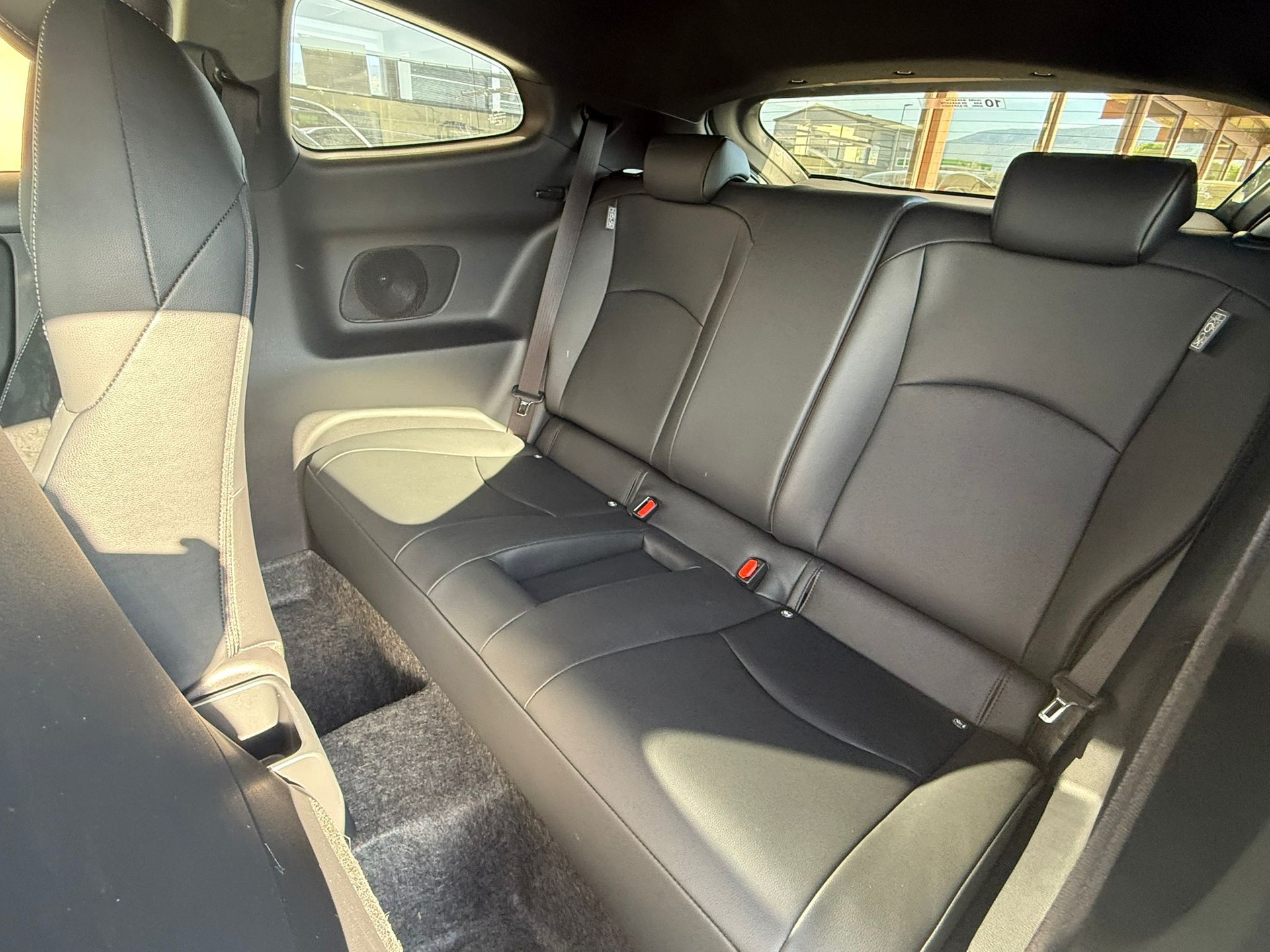 TOYOTA Yaris 1.6 GR Sport A-image-6