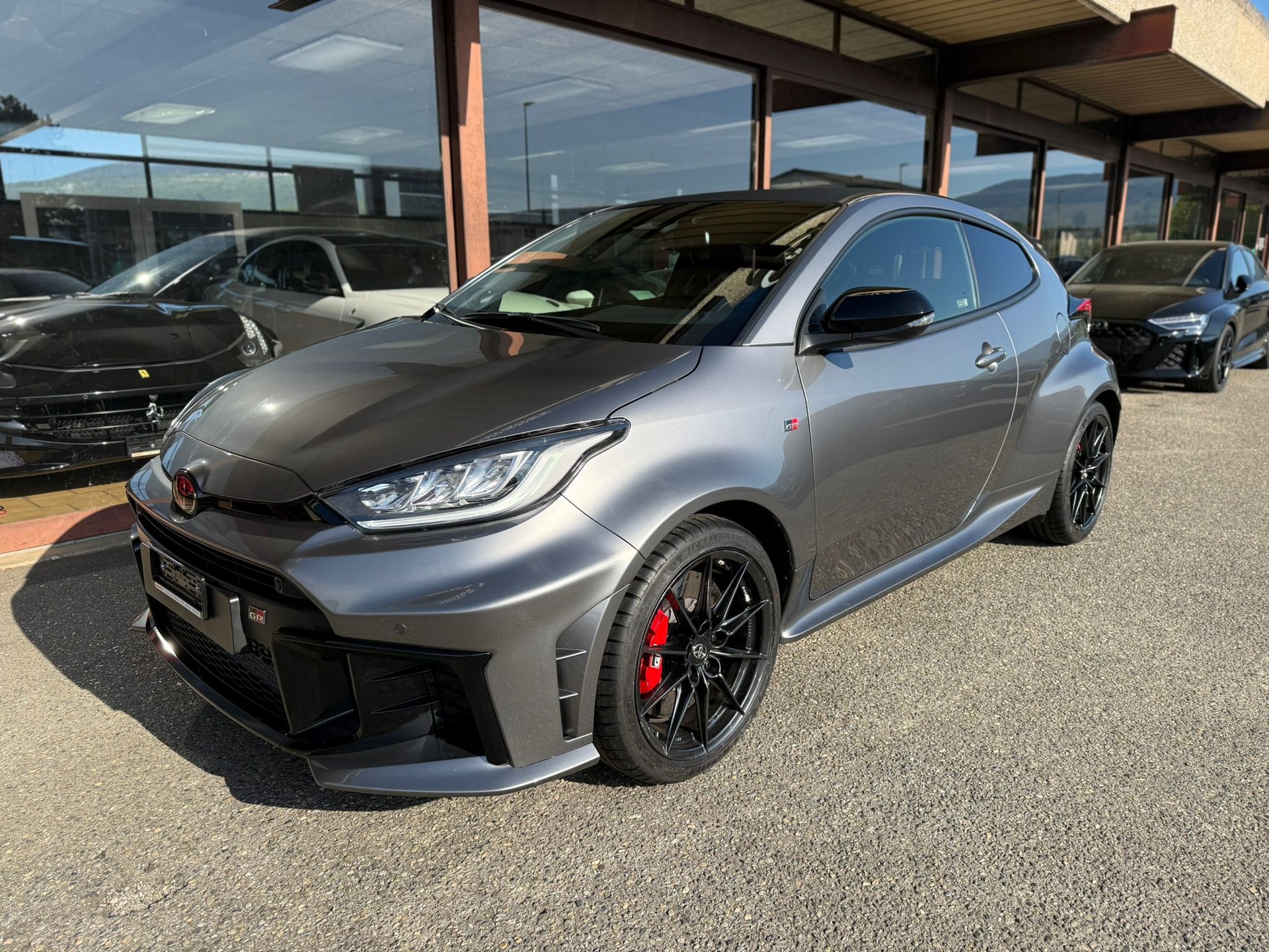 TOYOTA Yaris 1.6 GR Sport A-image-1