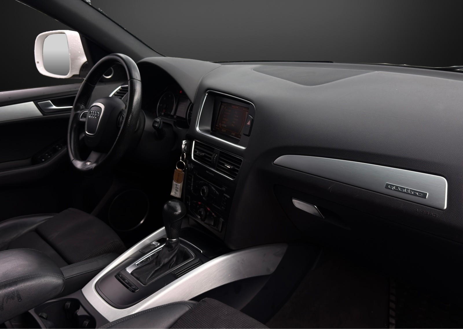 AUDI Q5 2.0 TDI S-Line quattro S-tronic mit 170 PS-image-9