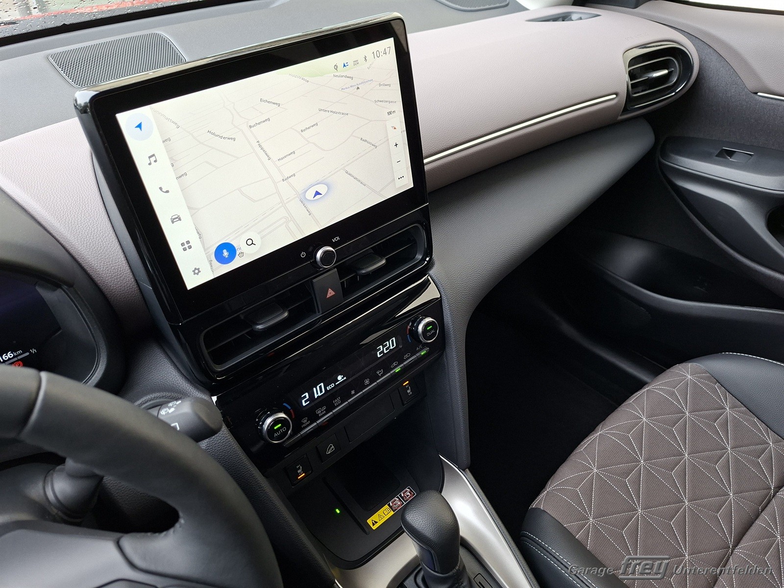 TOYOTA Yaris Cross 1.5 Premium AWDi e-CVT-image-11