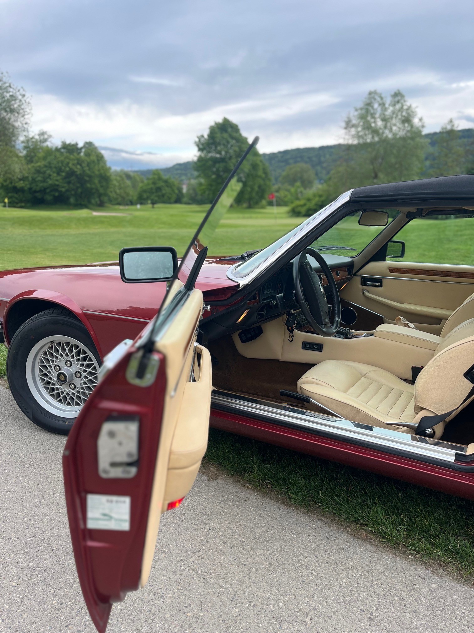 JAGUAR XJS 5.3 V12 Convertible-image-3