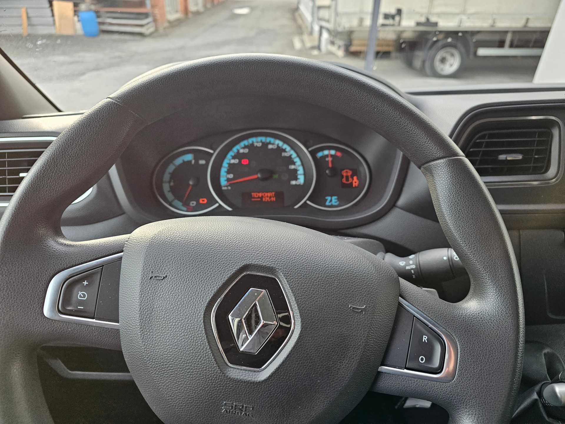 RENAULT Master Z.E. 33 R75 L2H2-image-12