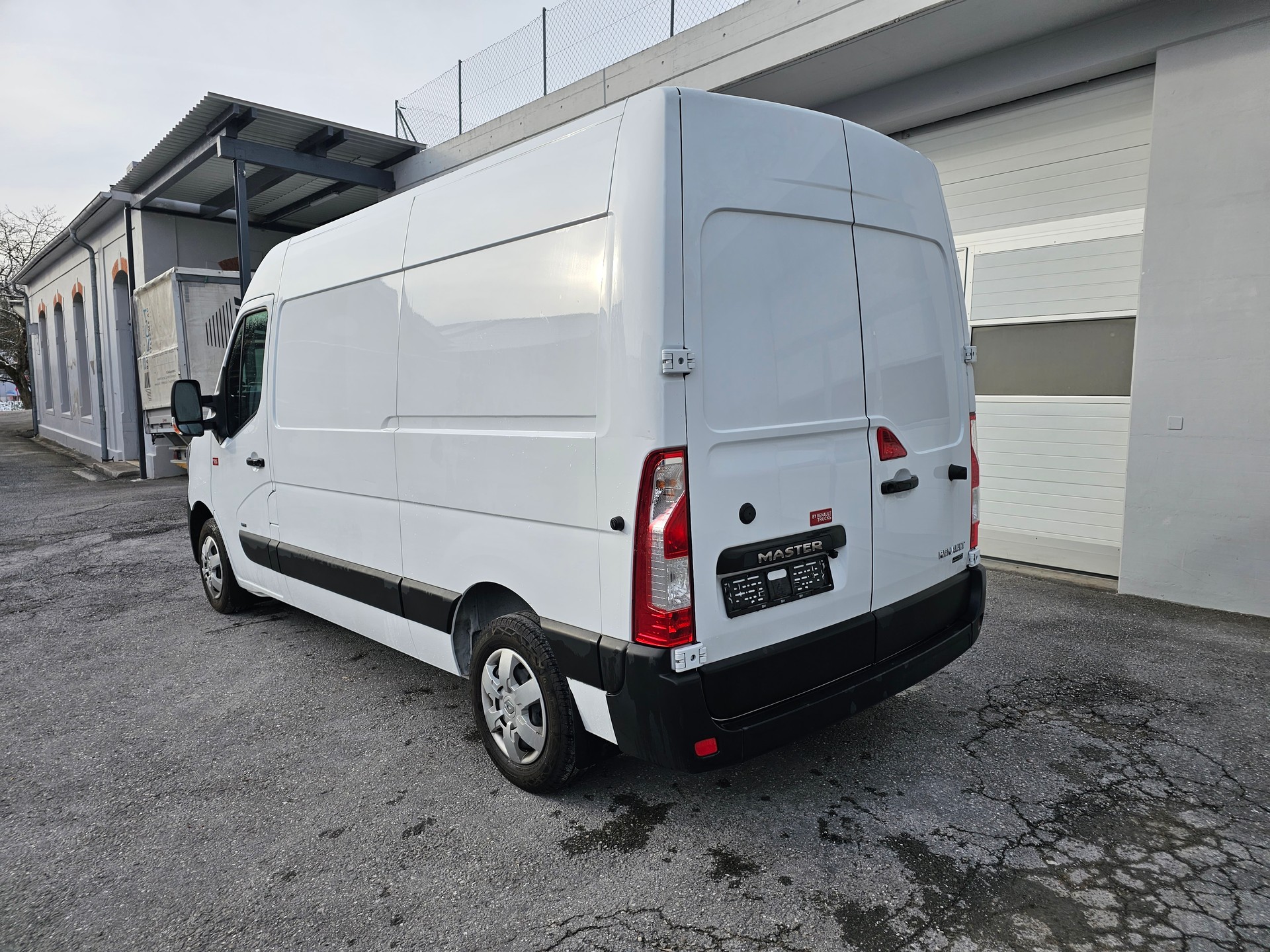 RENAULT Master Z.E. 33 R75 L2H2-image-2