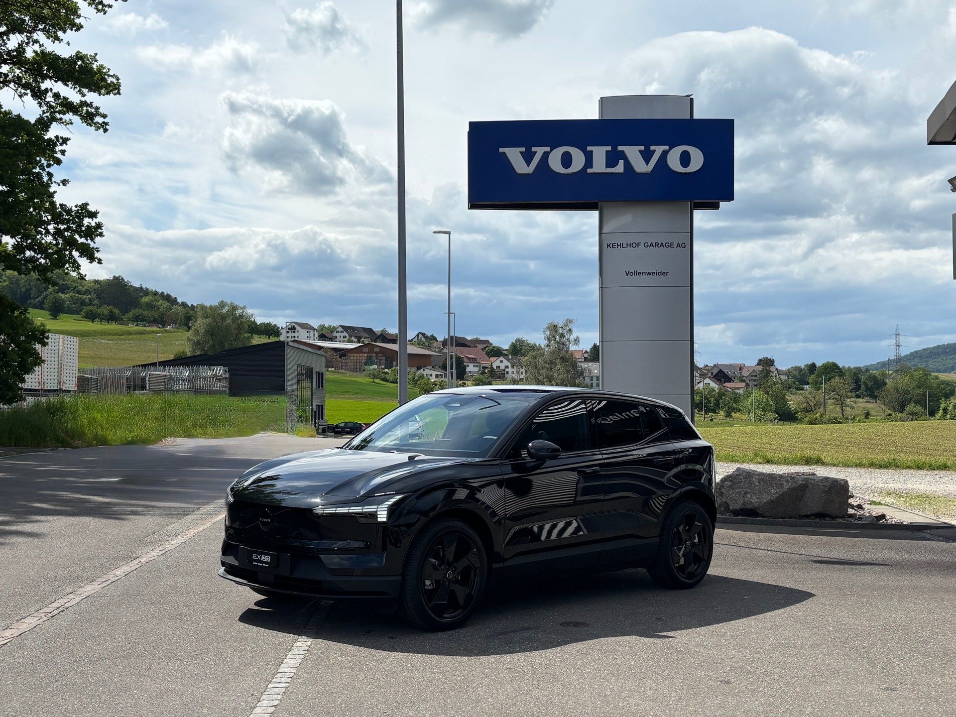 VOLVO EX30 E60 Plus Swiss Black Edition