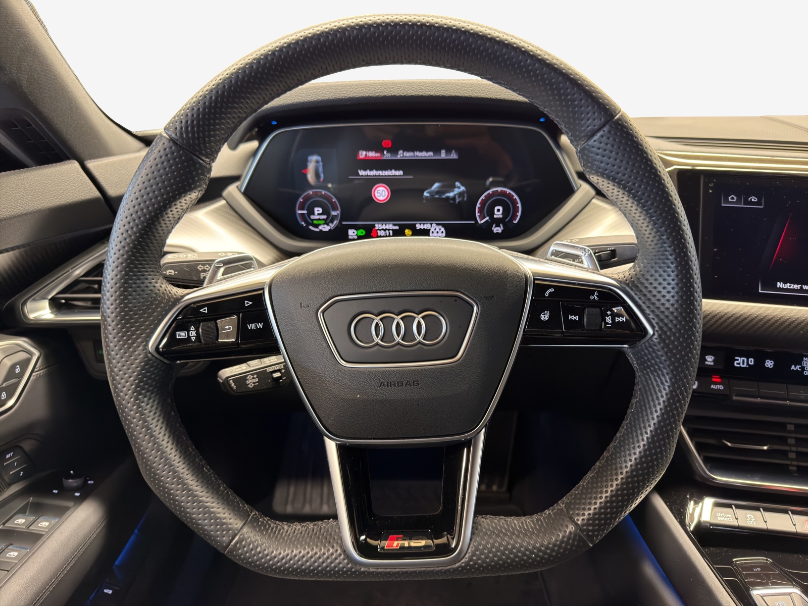 AUDI RS e-tron GT quattro-image-10