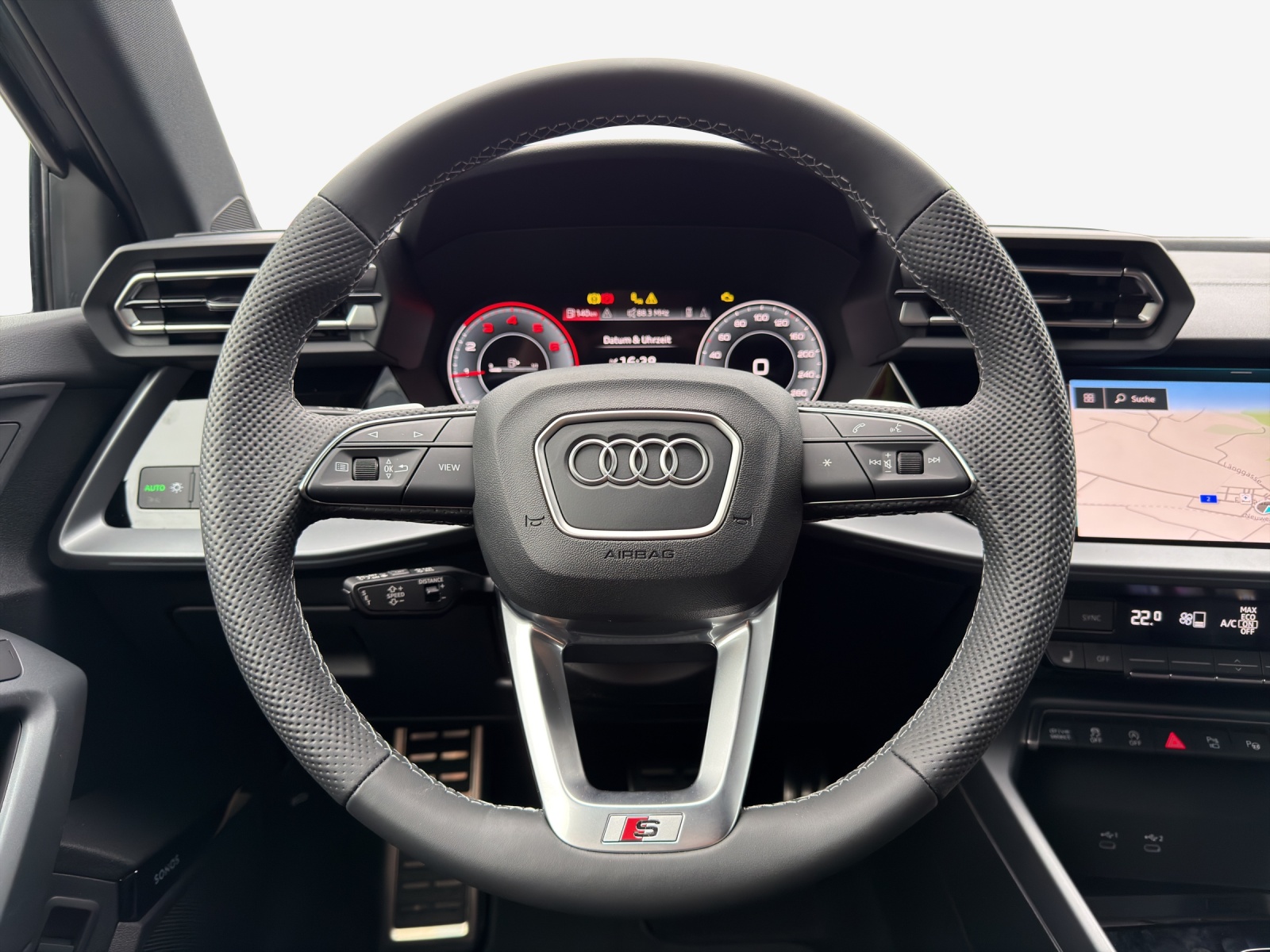 AUDI A3 Sportback TFSI 110kW S line Attraction-image-9