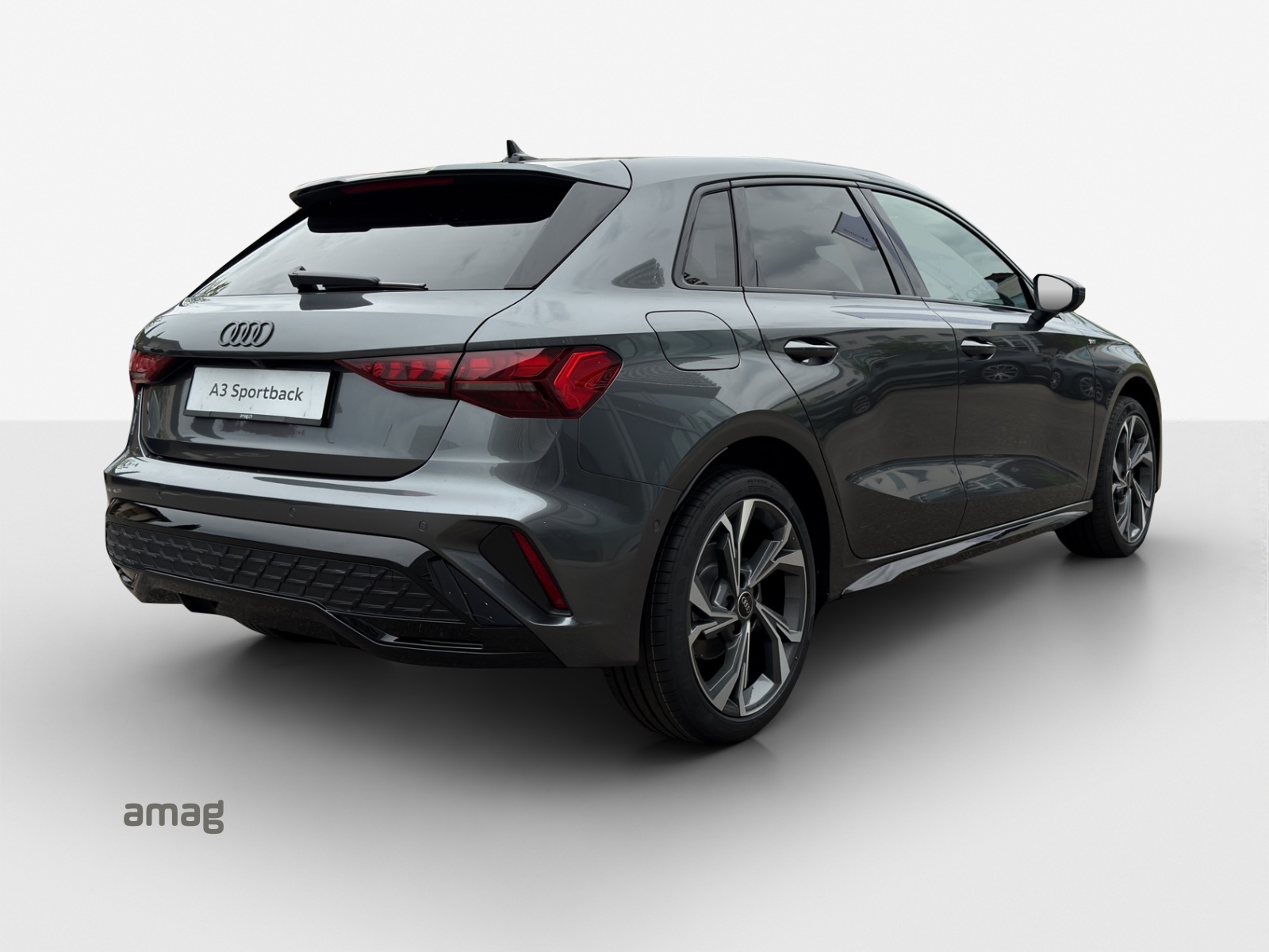 AUDI A3 Sportback TFSI 110kW S line Attraction-image-4