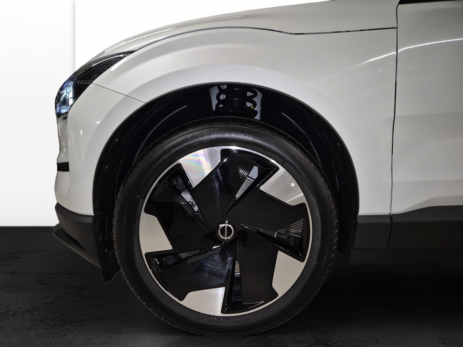 VOLVO EX30 E60 Plus-image-18