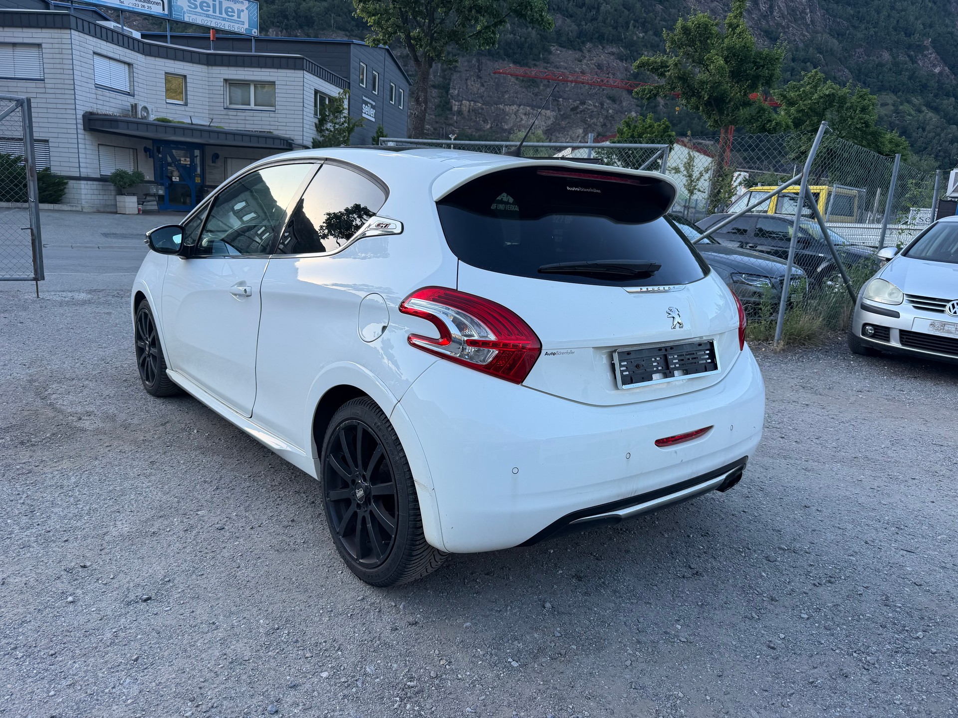 PEUGEOT 208 1.6 Turbo GTi-showroom-element-2