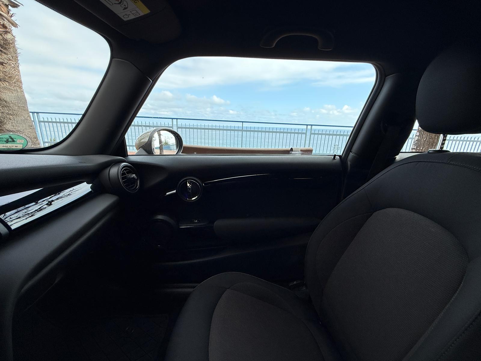 MINI Cooper ONE DHW40000-image-4