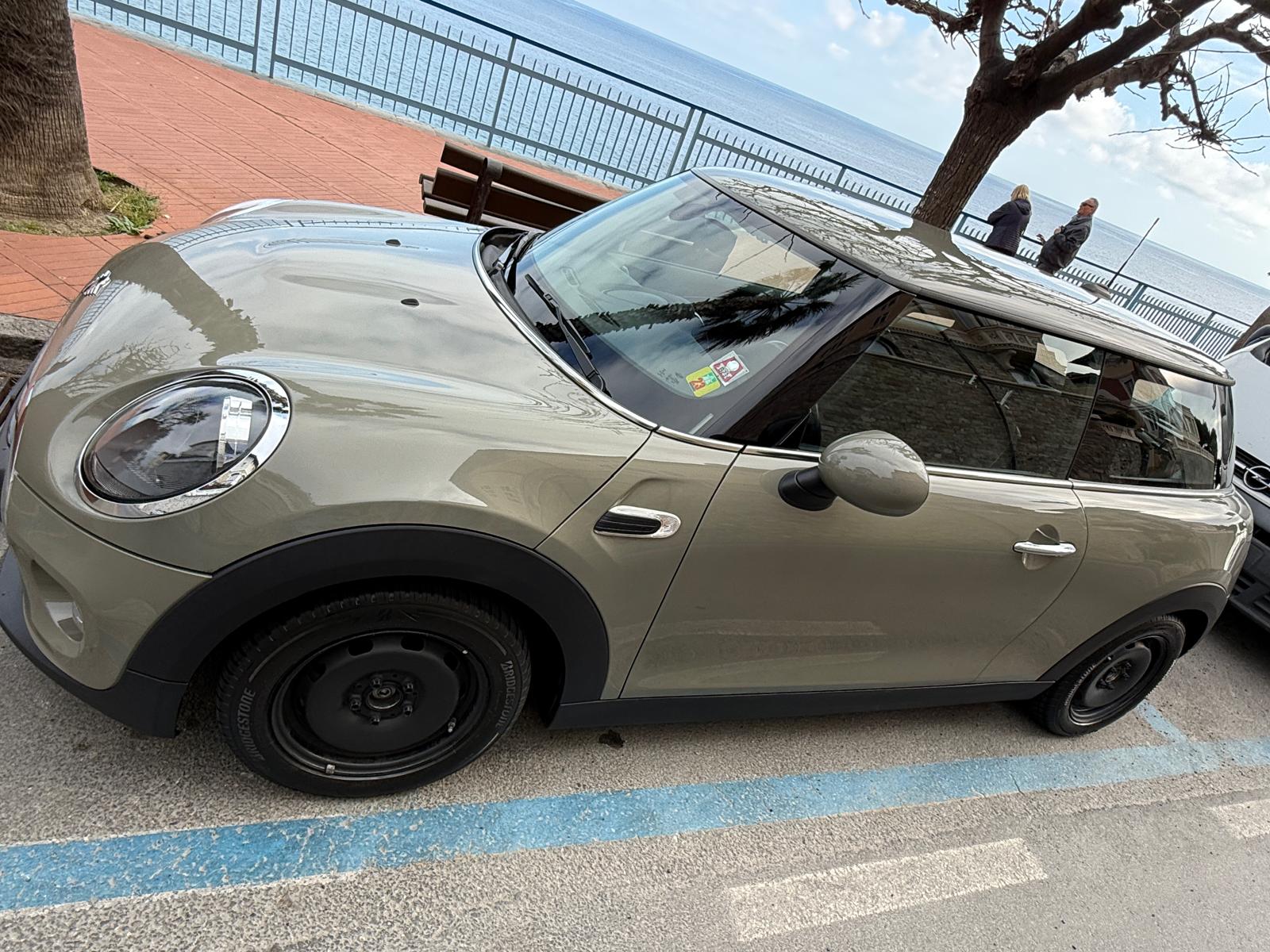 MINI Cooper ONE DHW40000-image-3