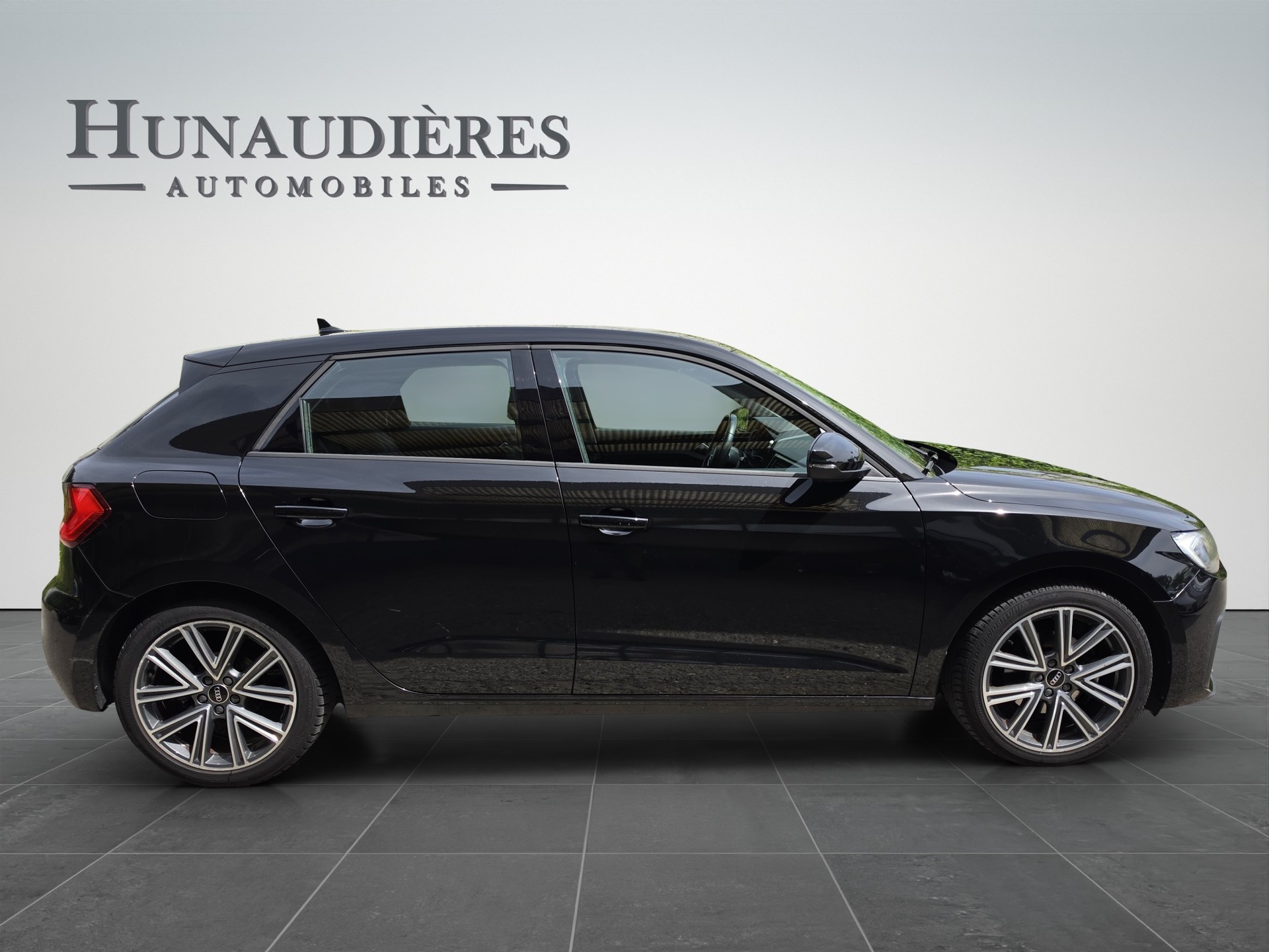 AUDI A1 Sportback 30 TFSI advanced Attraction S-tronic-image-9