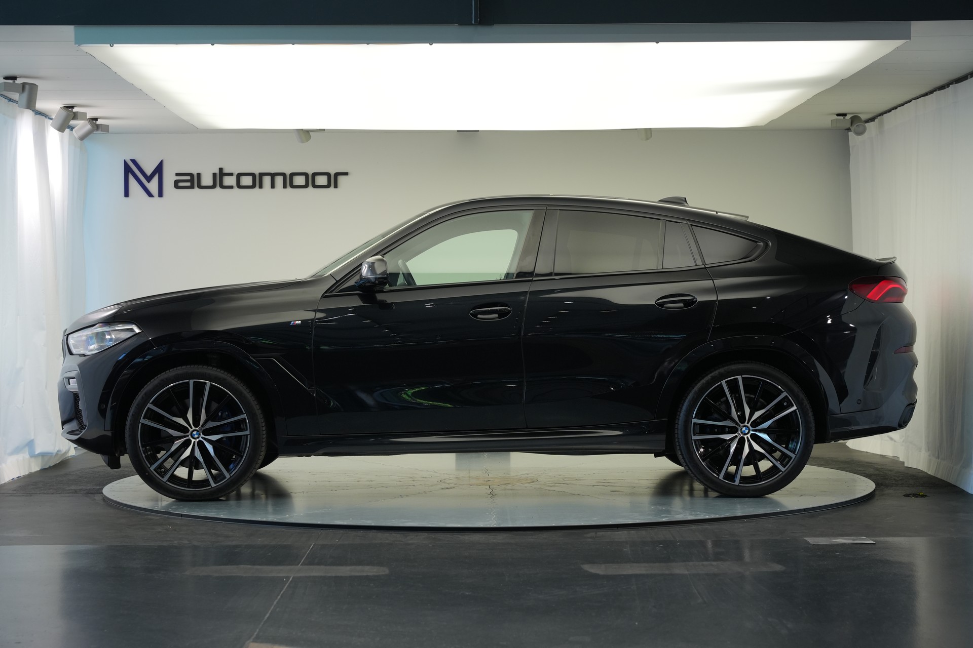 BMW X6 xDrive 48V 40d Steptronic M Sport *CH-Fahrzeug*-image-7