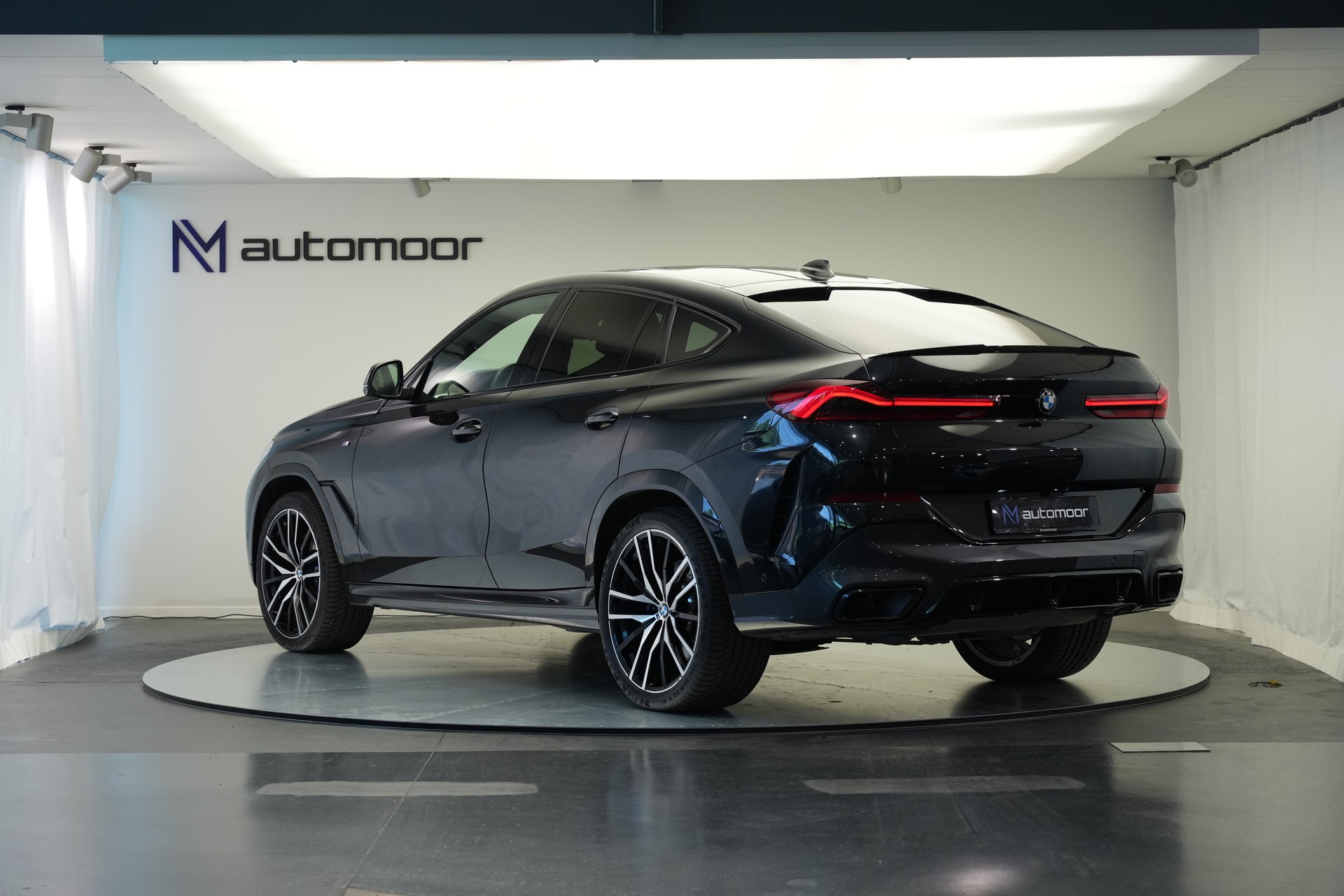 BMW X6 xDrive 48V 40d Steptronic M Sport *CH-Fahrzeug*-image-6