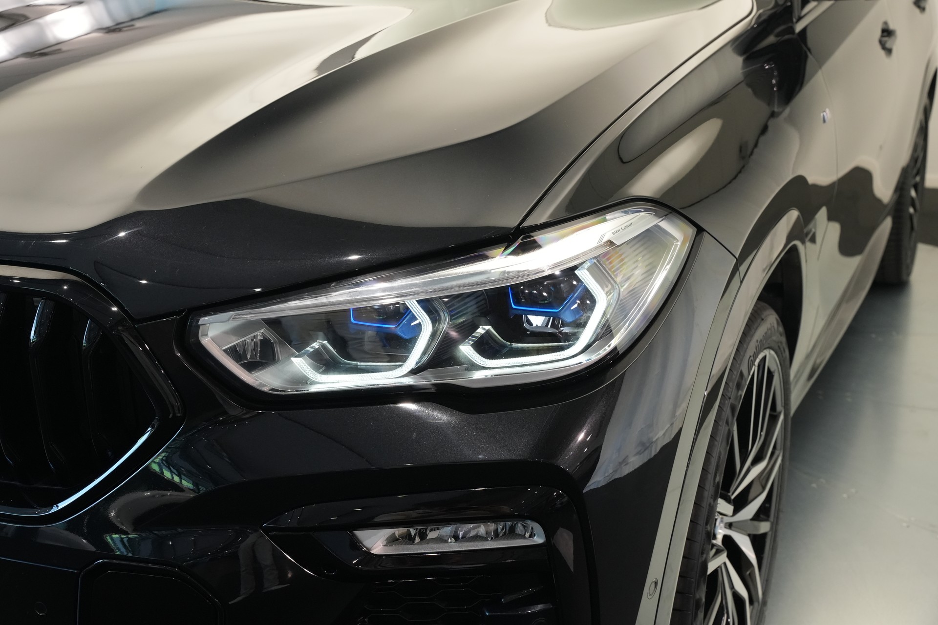 BMW X6 xDrive 48V 40d Steptronic M Sport *CH-Fahrzeug*-image-8