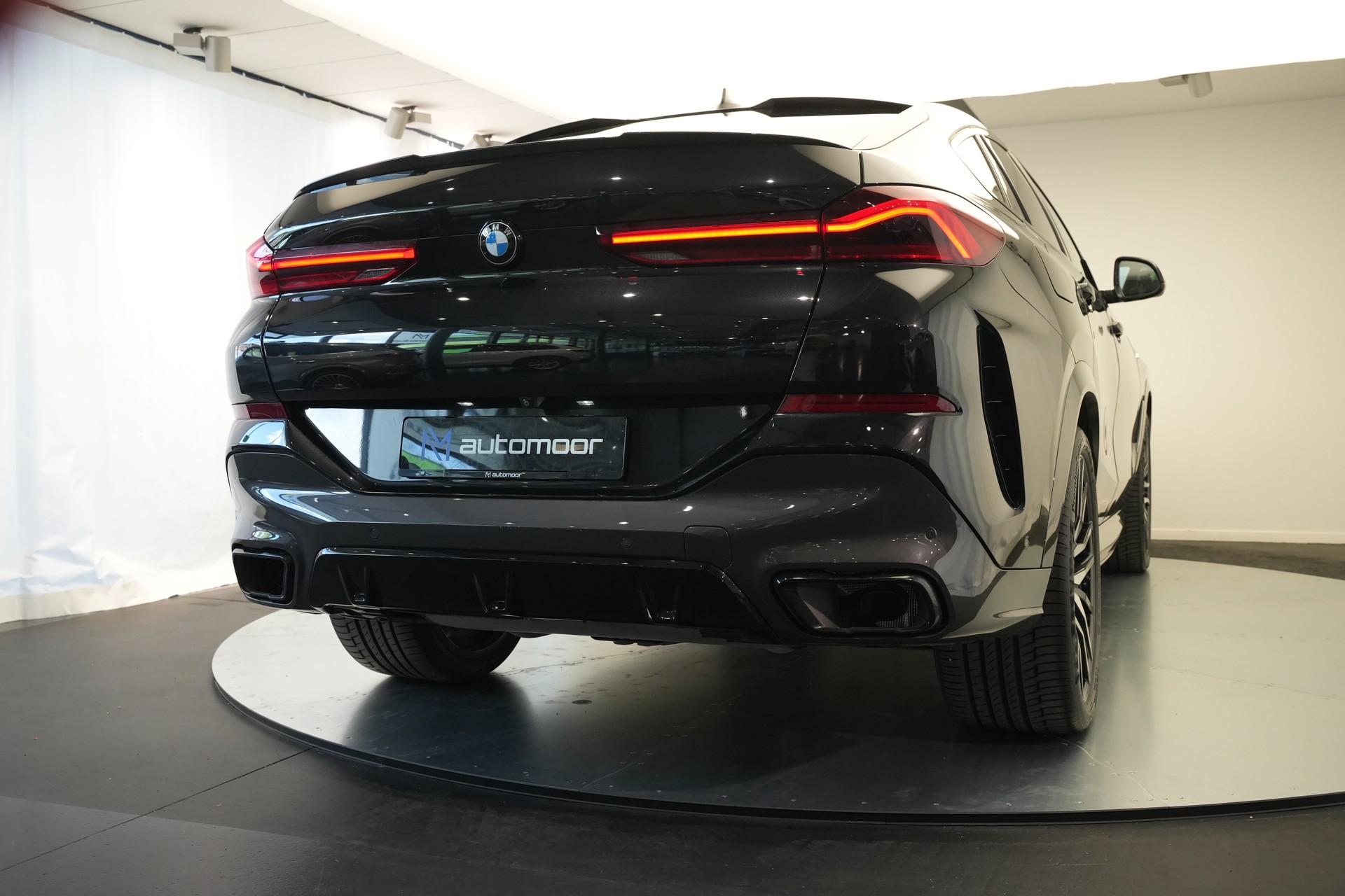 BMW X6 xDrive 48V 40d Steptronic M Sport *CH-Fahrzeug*-image-42
