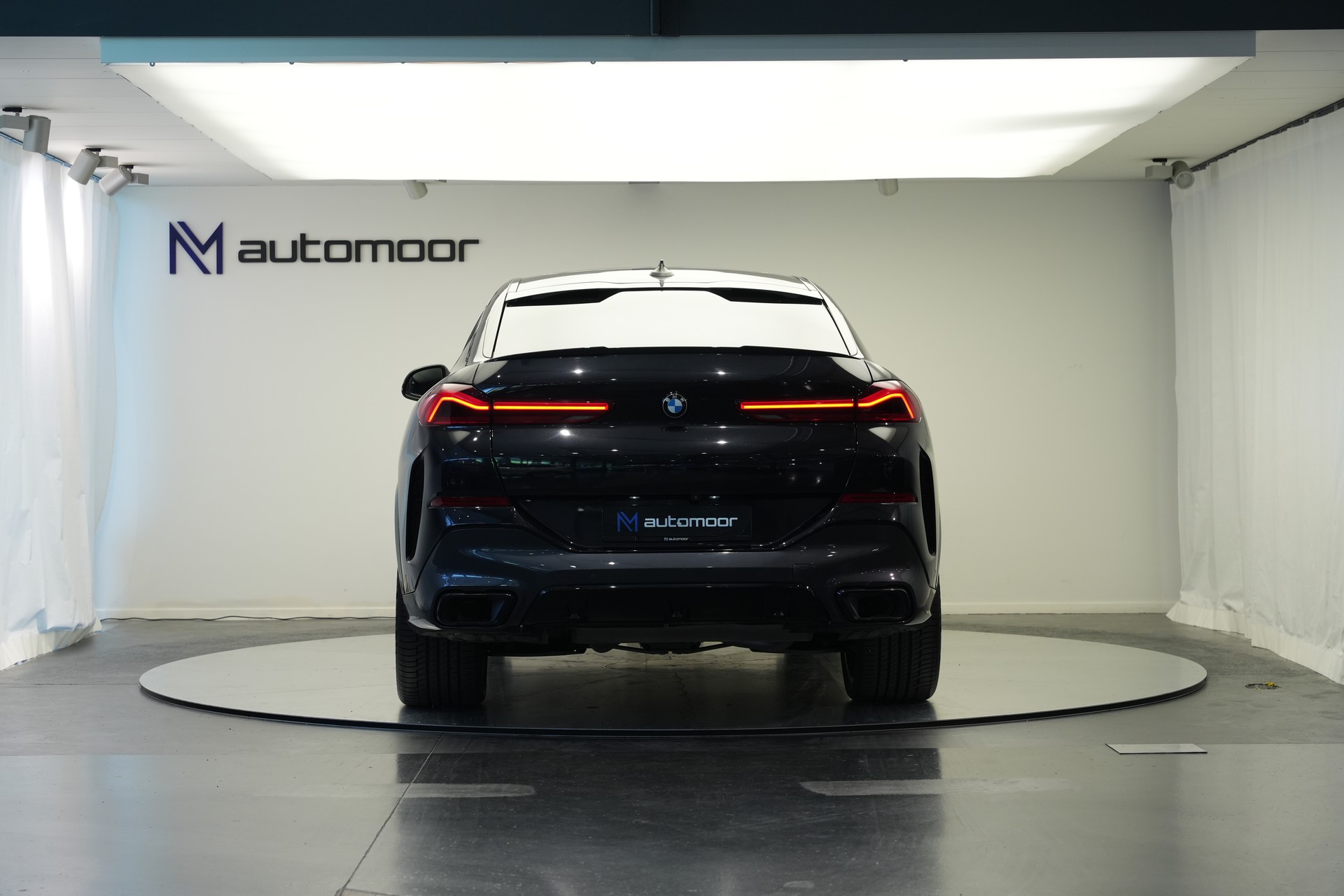 BMW X6 xDrive 48V 40d Steptronic M Sport *CH-Fahrzeug*-image-5