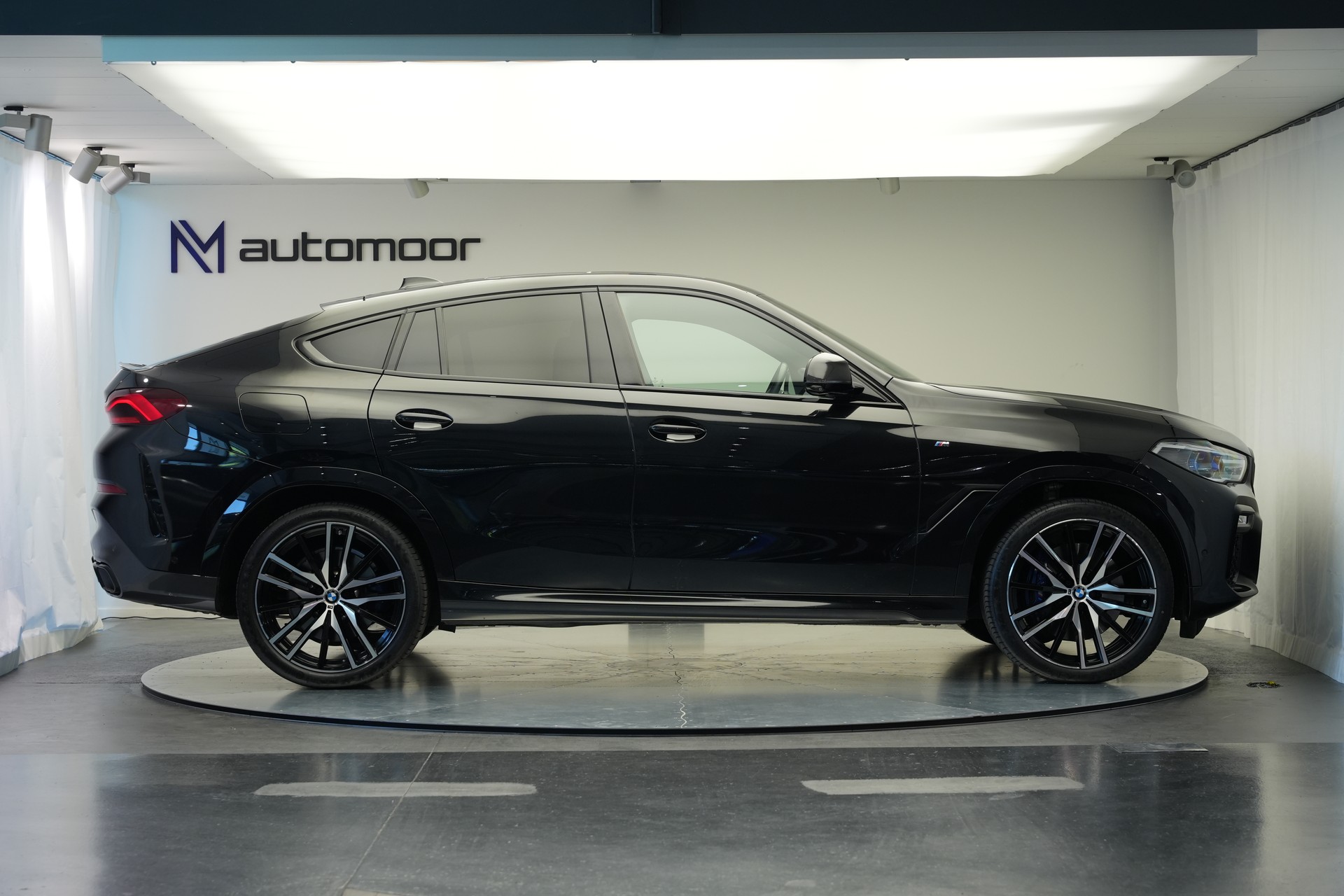 BMW X6 xDrive 48V 40d Steptronic M Sport *CH-Fahrzeug*-image-3