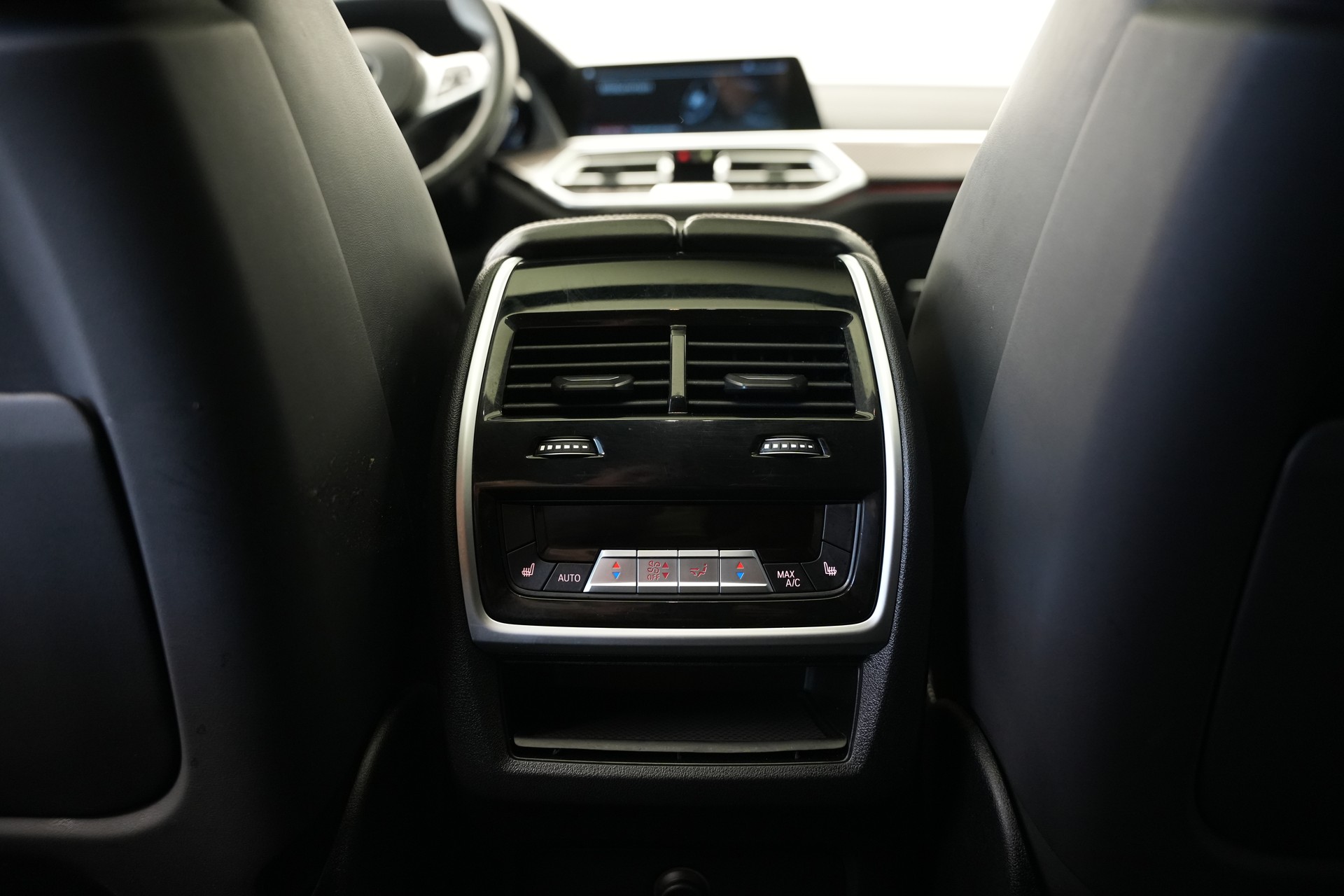 BMW X6 xDrive 48V 40d Steptronic M Sport *CH-Fahrzeug*-image-18