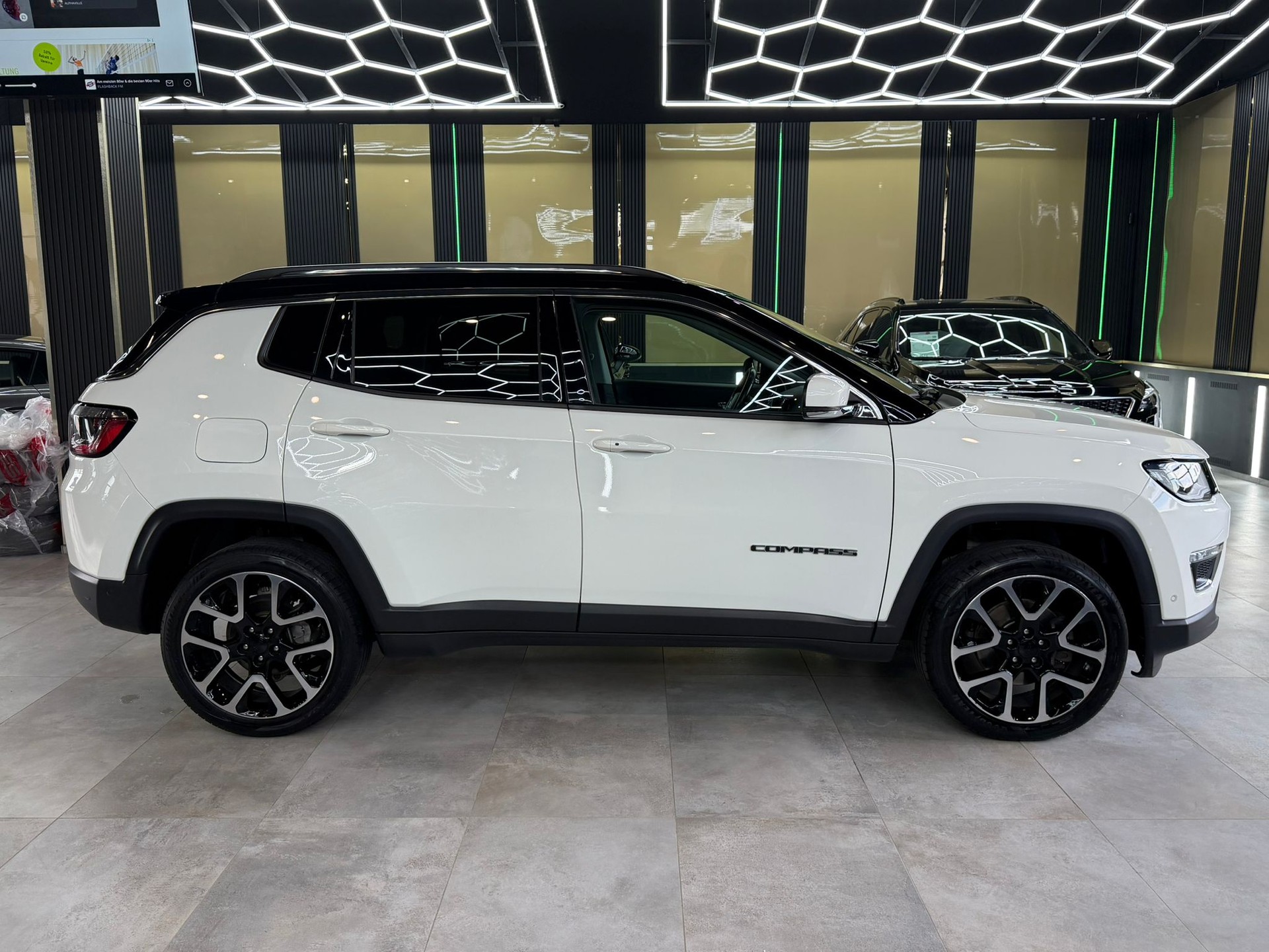 JEEP Compass 1.4 Turbo Limited AWD 9ATX-image-3
