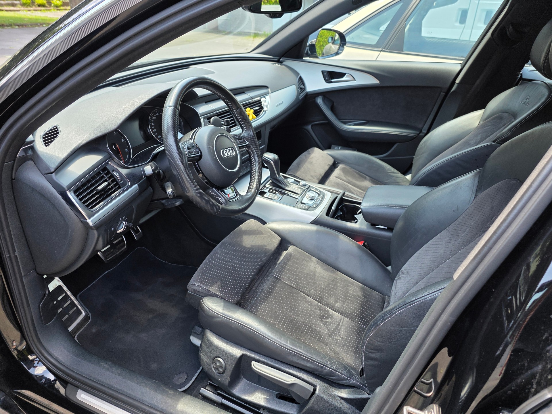 AUDI 3.0 V6 TDI 218 quattro S-Tr.-image-4