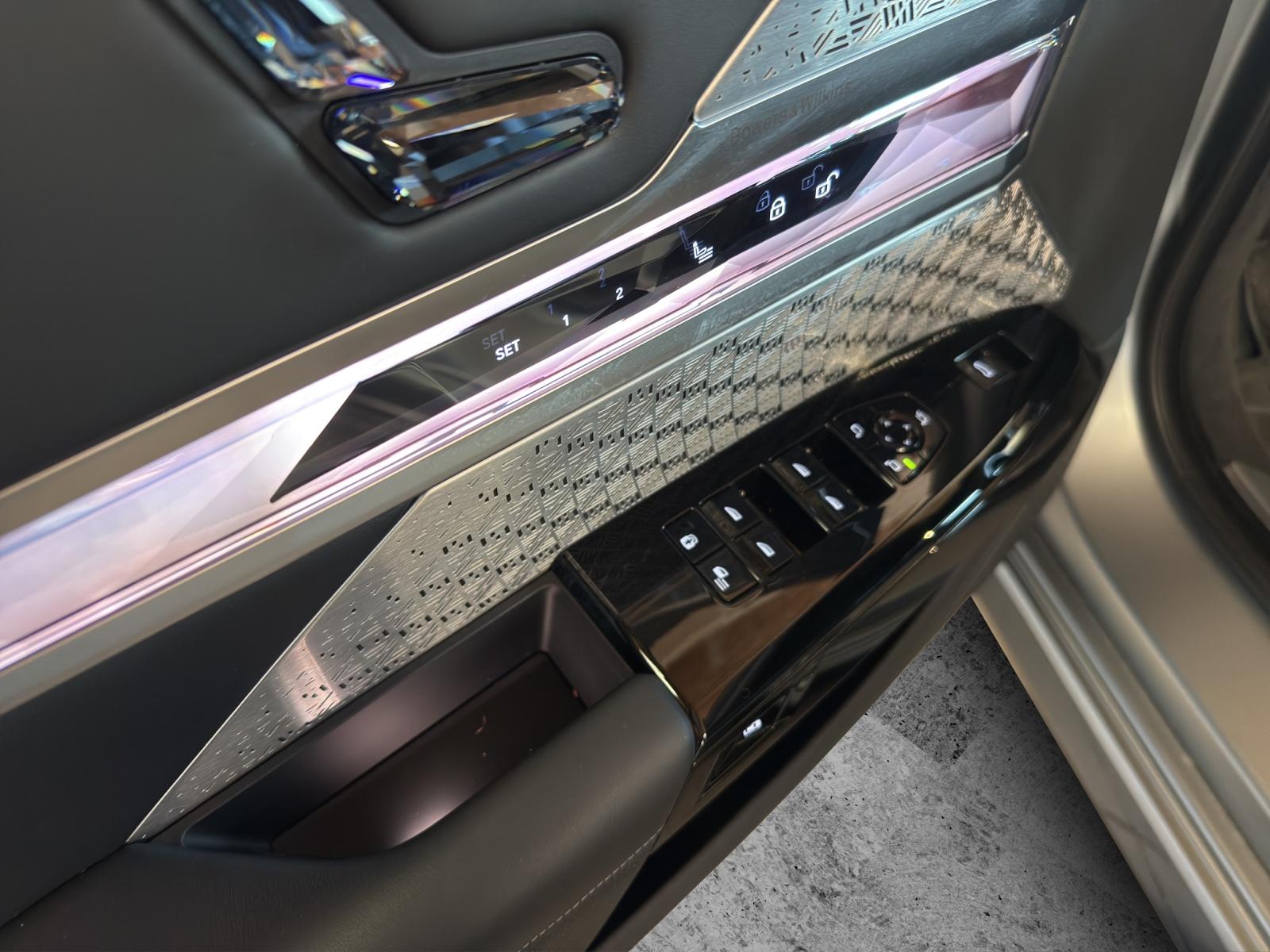 BMW i7 xDrive60-image-10