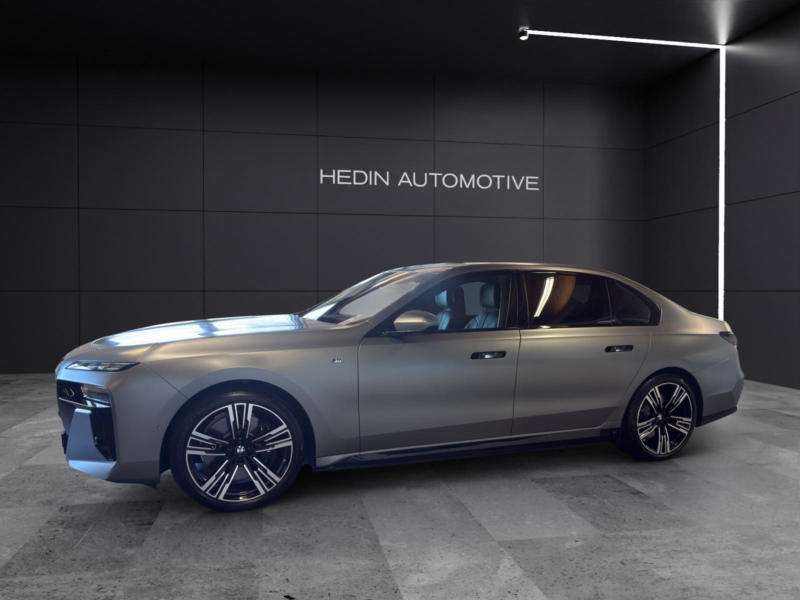 BMW i7 xDrive60-showroom-element-1