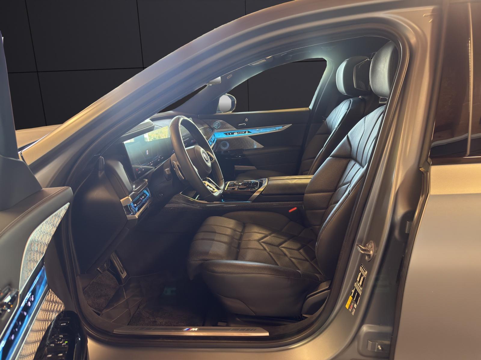 BMW i7 xDrive60-image-11