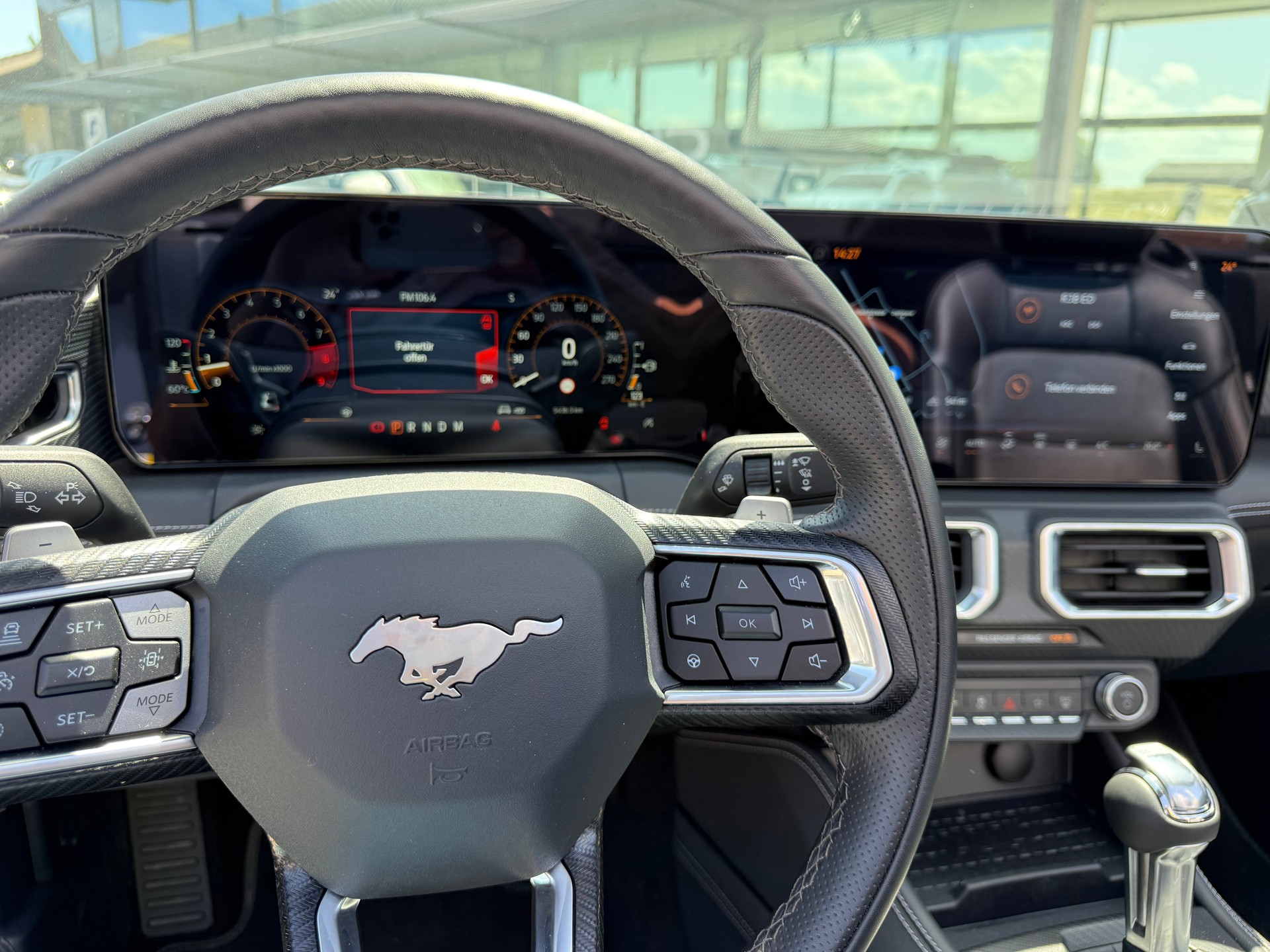 FORD Mustang Convertible 5.0 V8 GT Automat-image-13