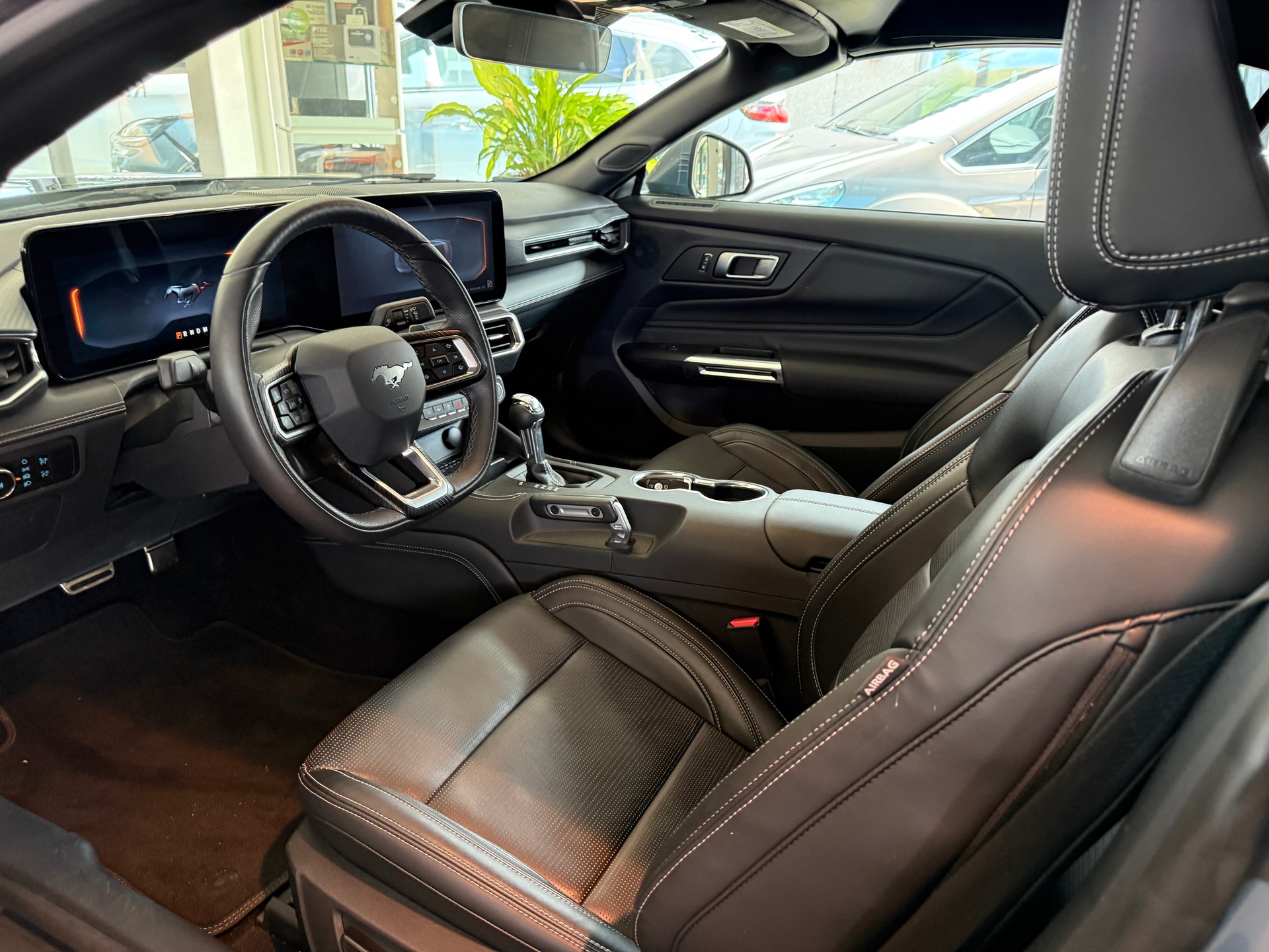 FORD Mustang Convertible 5.0 V8 GT Automat-image-6