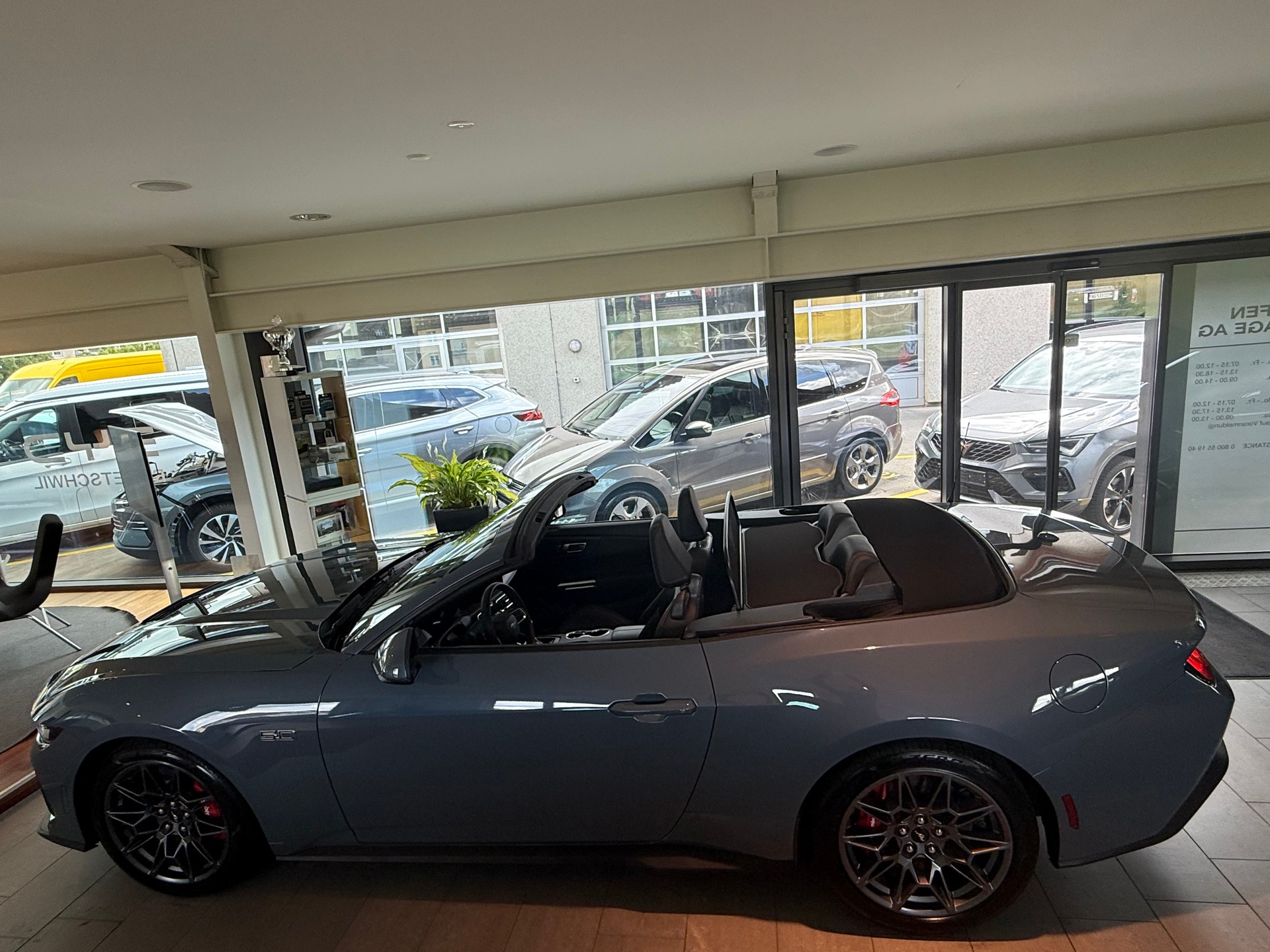 FORD Mustang Convertible 5.0 V8 GT Automat-image-1