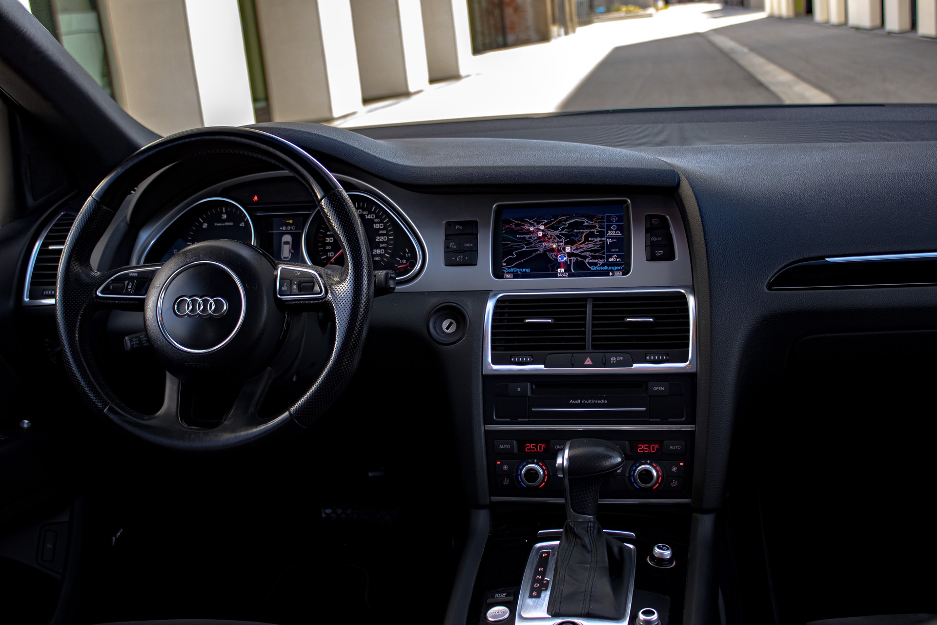 AUDI Q7 3.0 TDI S Line 7 Sitze quattro tiptronic-image-11