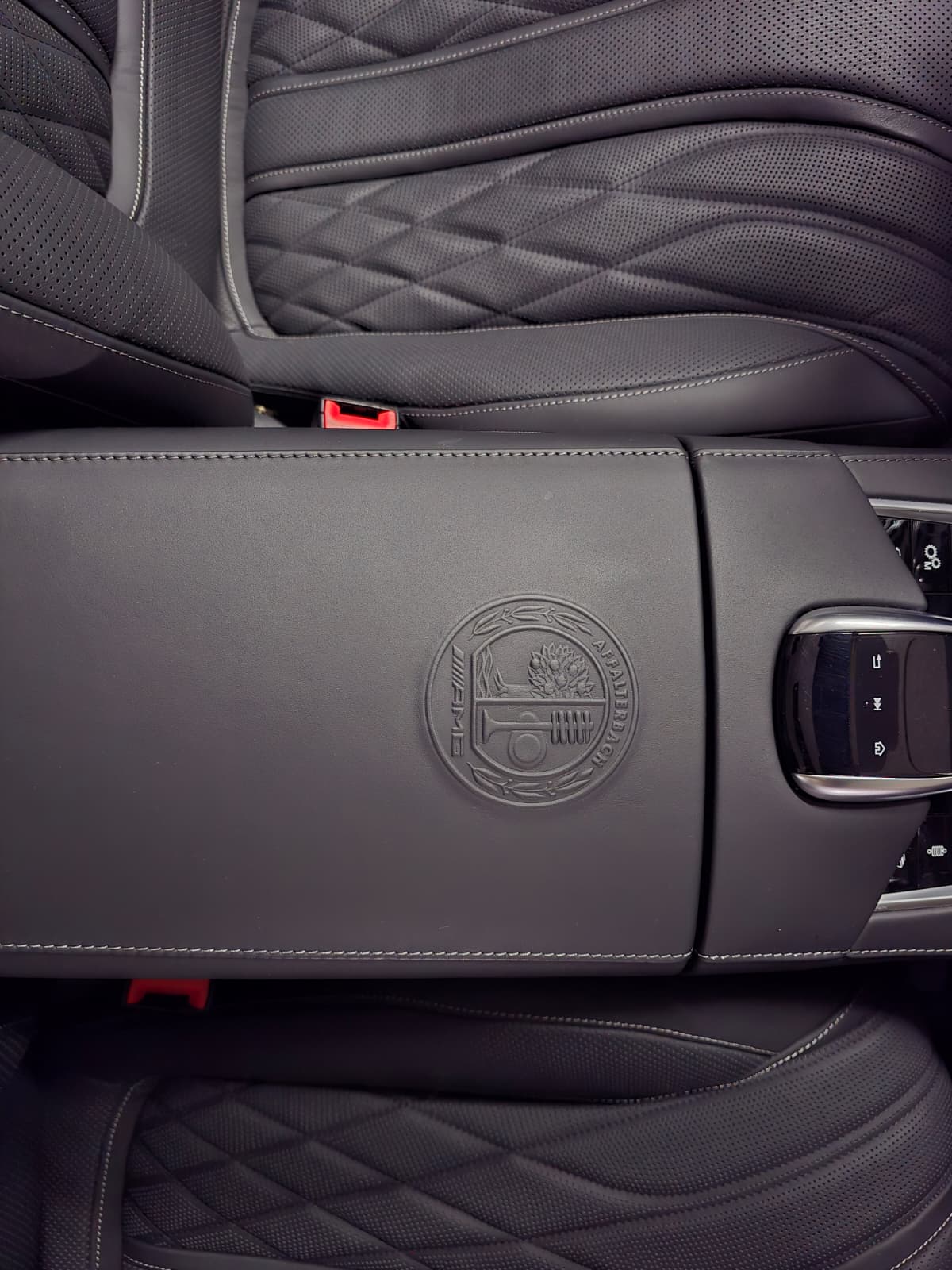 MERCEDES-BENZ S 63 V8 AMG 4matic+-image-8