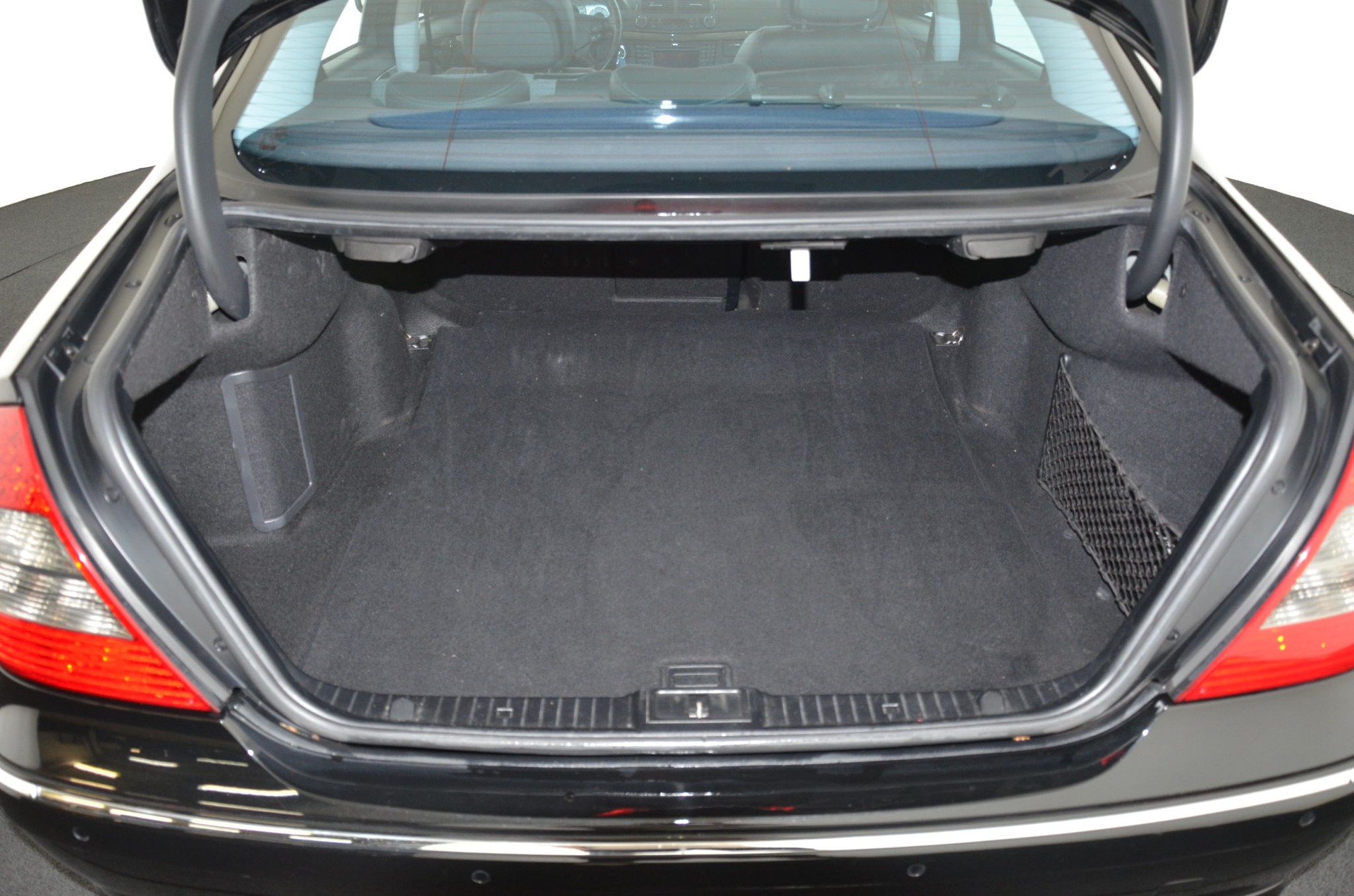 MERCEDES-BENZ E 220 CDI Avantgarde-image-17