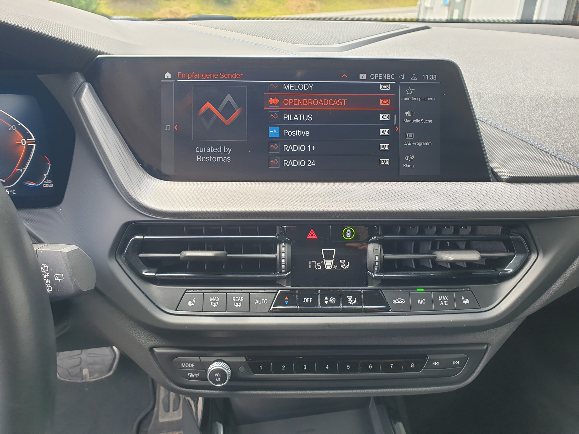 BMW 120i M Sport Steptronic-image-11