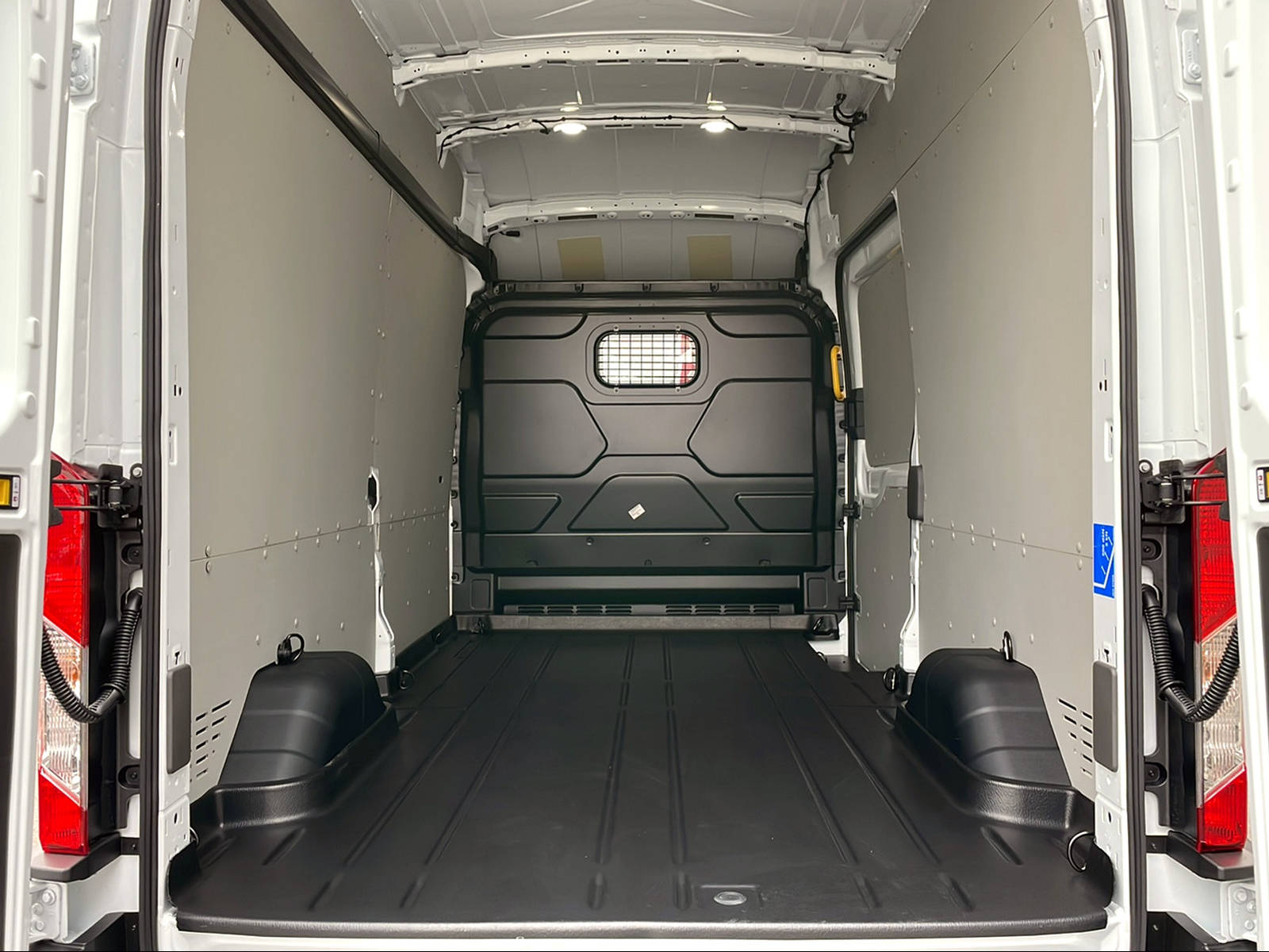 FORD Transit Van 350 L3H3 2.0 EcoBlue 165 Trend HD-image-9