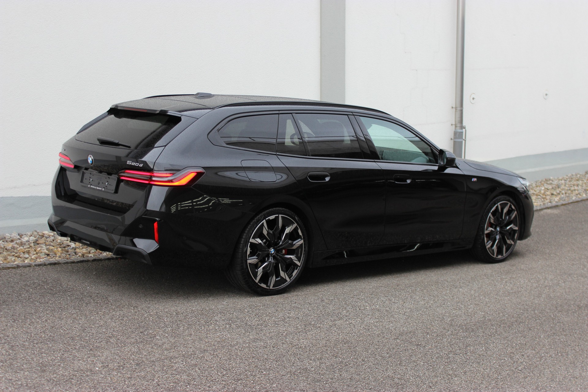 BMW 520d xDrive 48V Touring M Sport Pro-image-18
