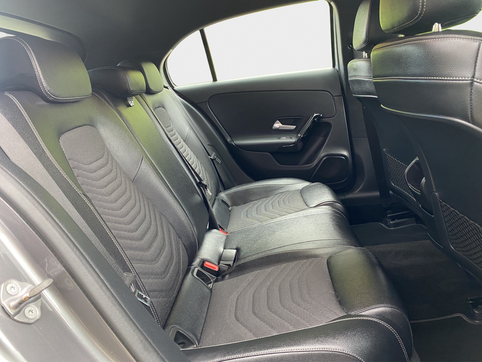 MERCEDES-BENZ A 180-image-17