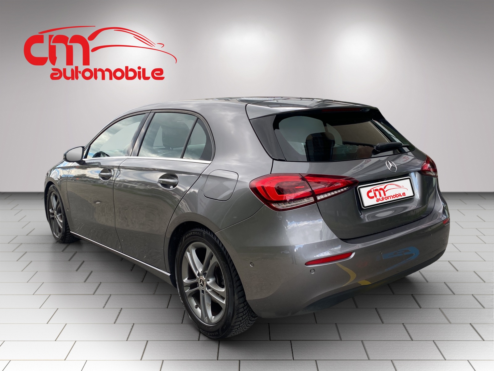 MERCEDES-BENZ A 180-showroom-element-1
