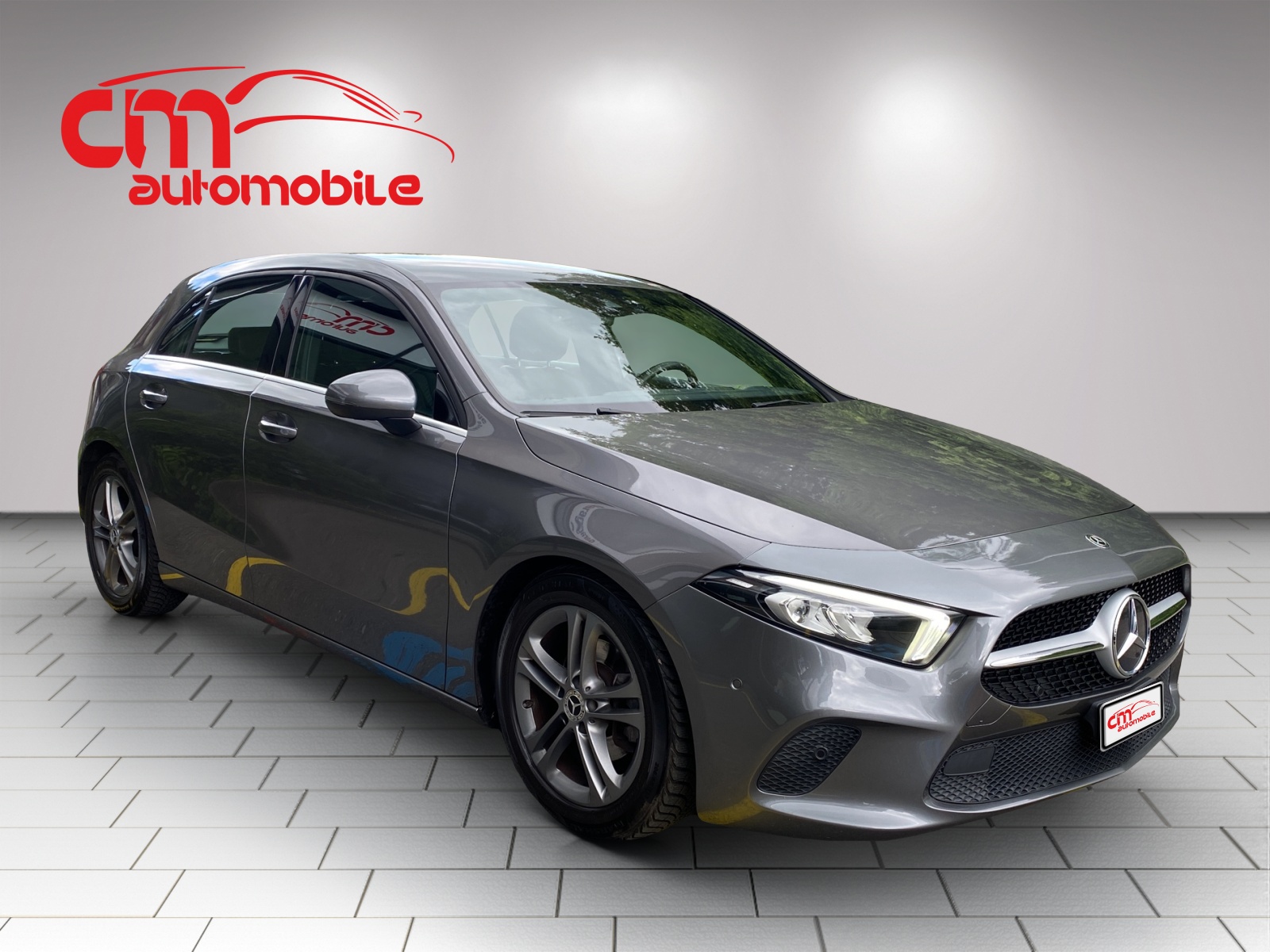 MERCEDES-BENZ A 180-showroom-element-3