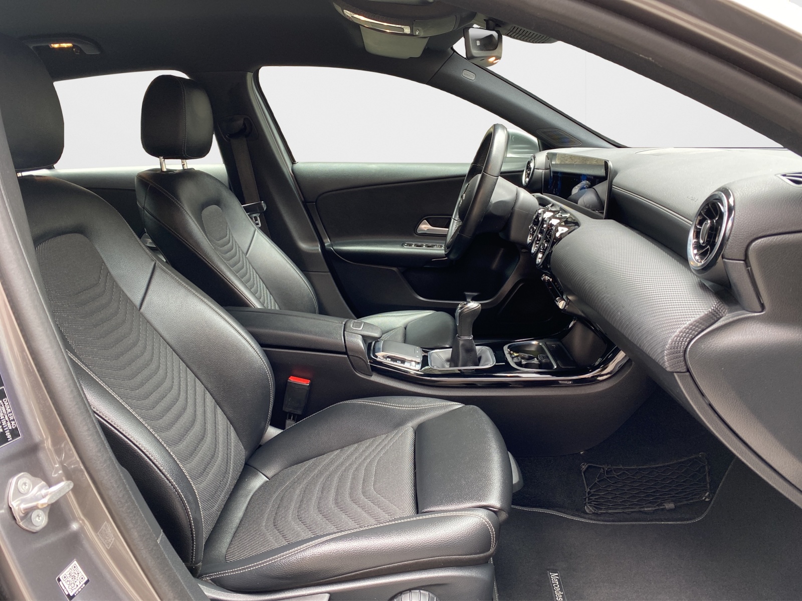 MERCEDES-BENZ A 180-image-12